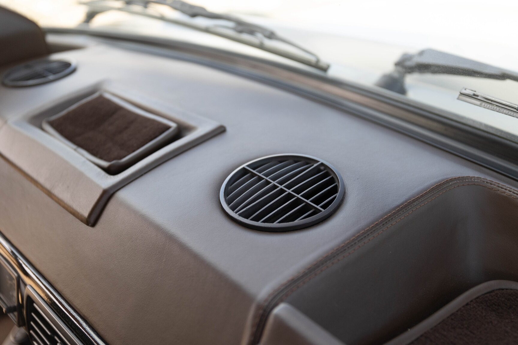 Innenraumfoto von 1991 Range Rover Restomod