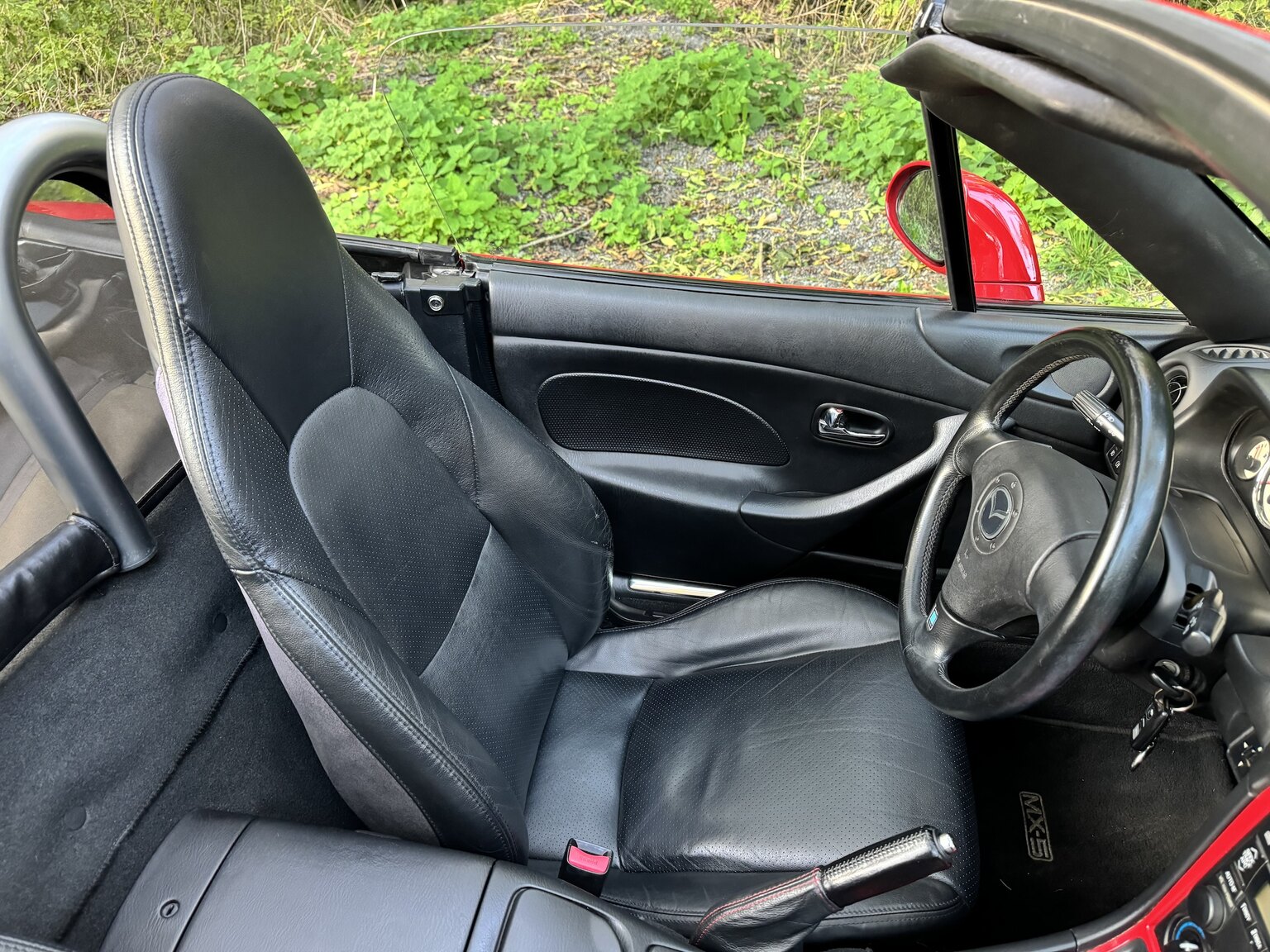 Innenraumfoto von 2004 Mazda MX-5