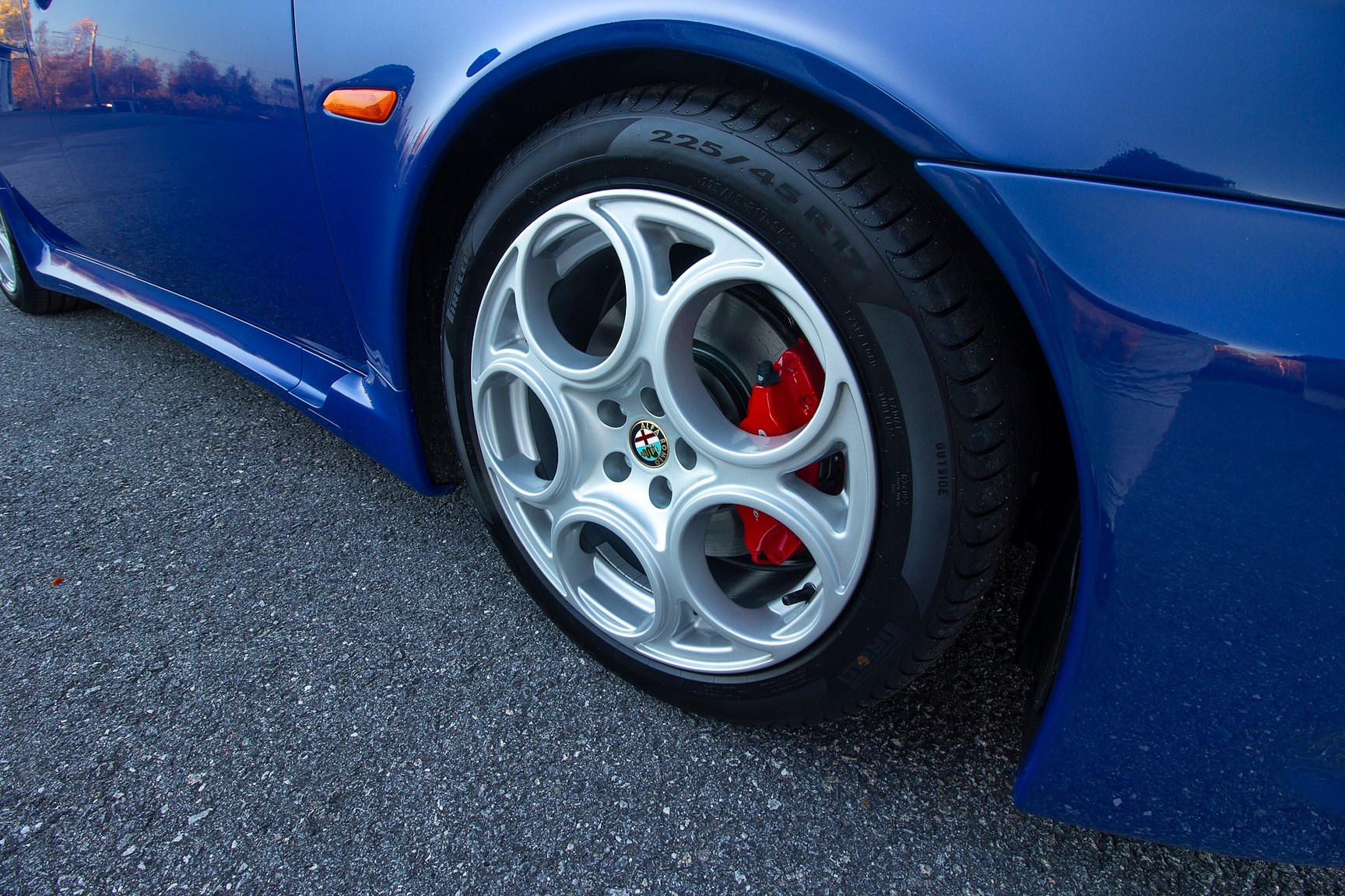 Exterior image of 2004 Alfa Romeo 156 GTA