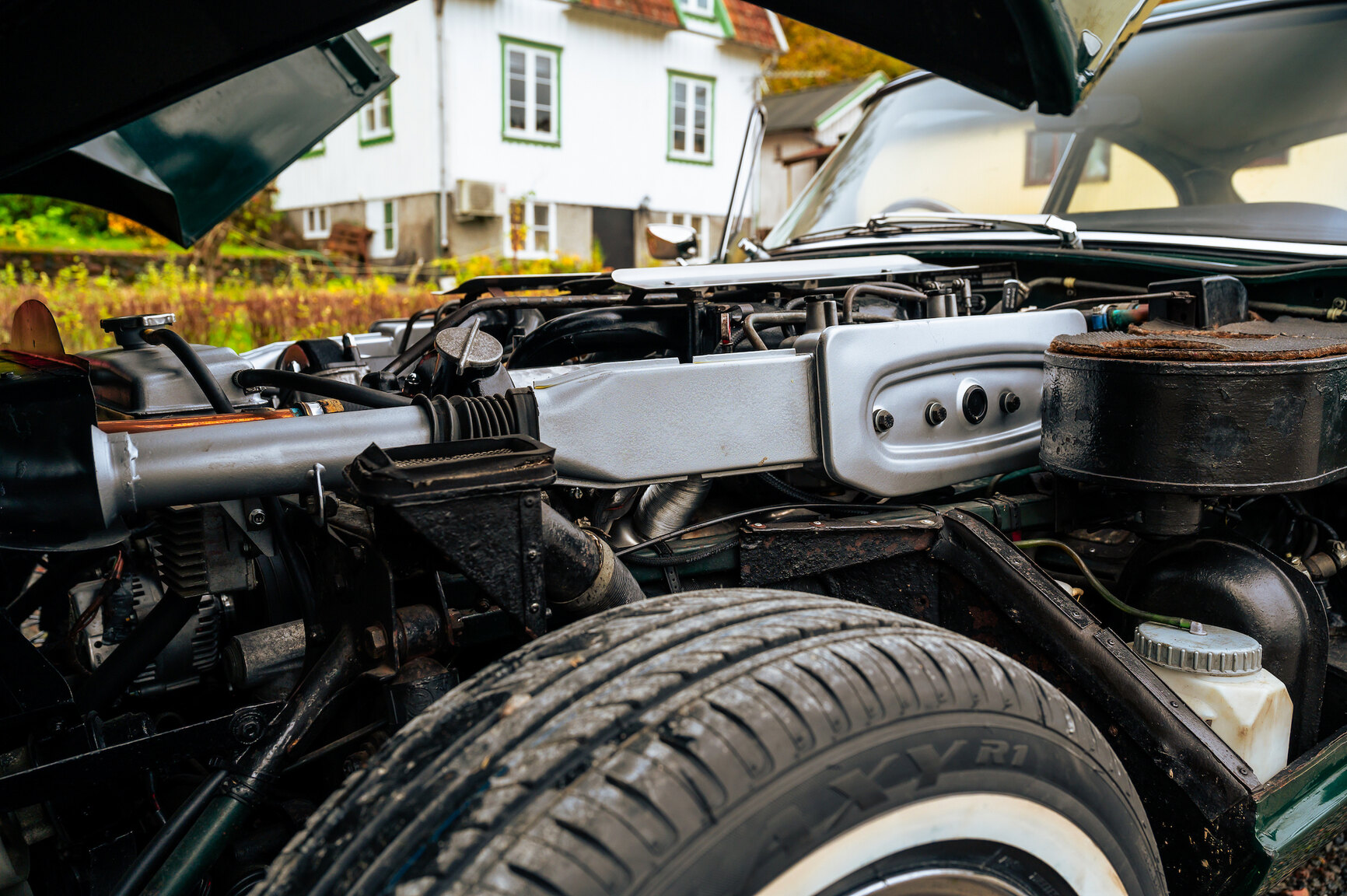 Image of 1973 Jaguar E-Type V12 mechanics