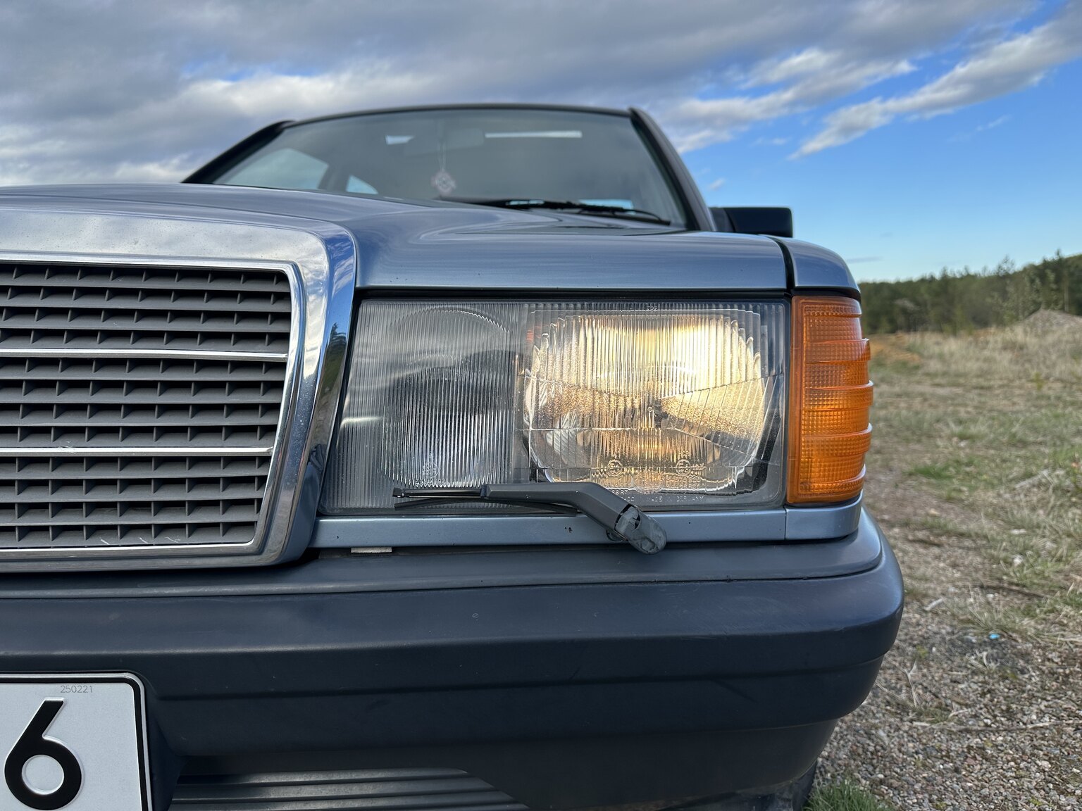 Exterior image of 1988 Mercedes-Benz 190 E