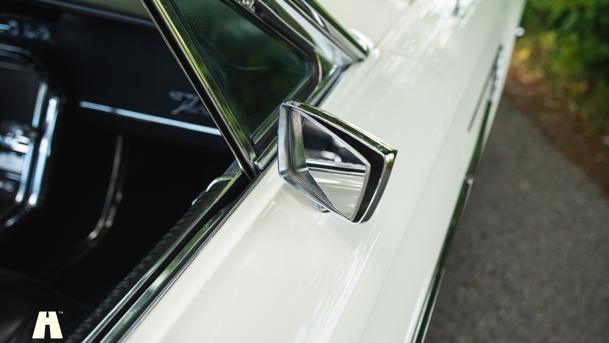 Exterior image of 1965 Ford Thunderbird (42)