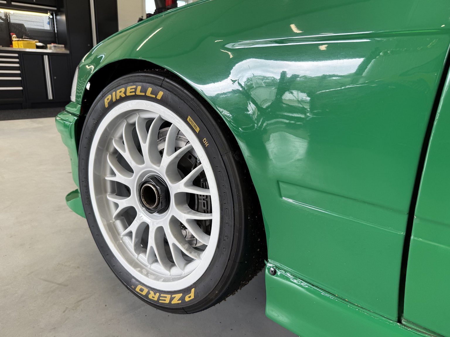 Exterior image of 1993 BMW E36 Super Touring