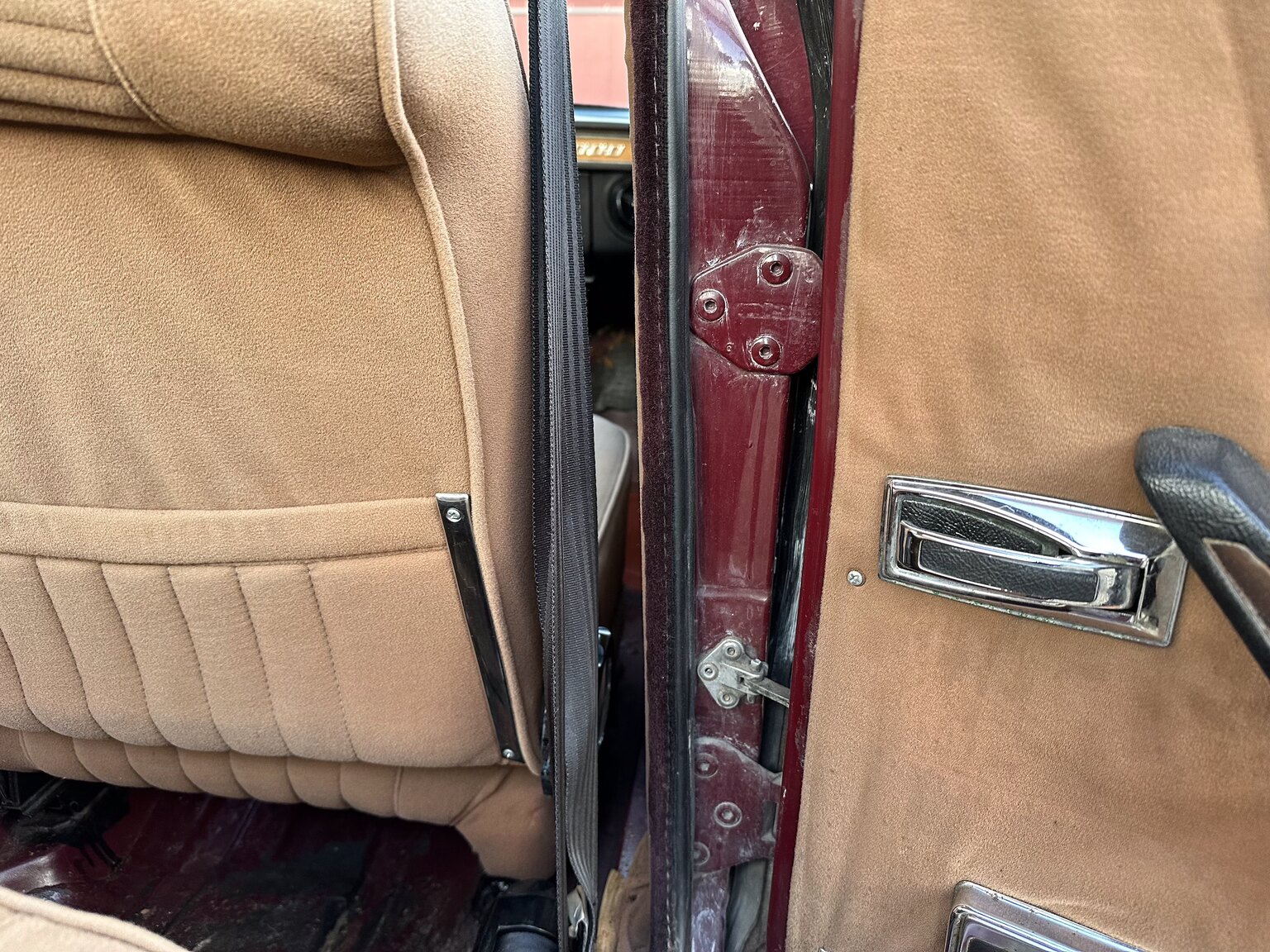 Interior image of 1973 Alfa Romeo Berlina 2000