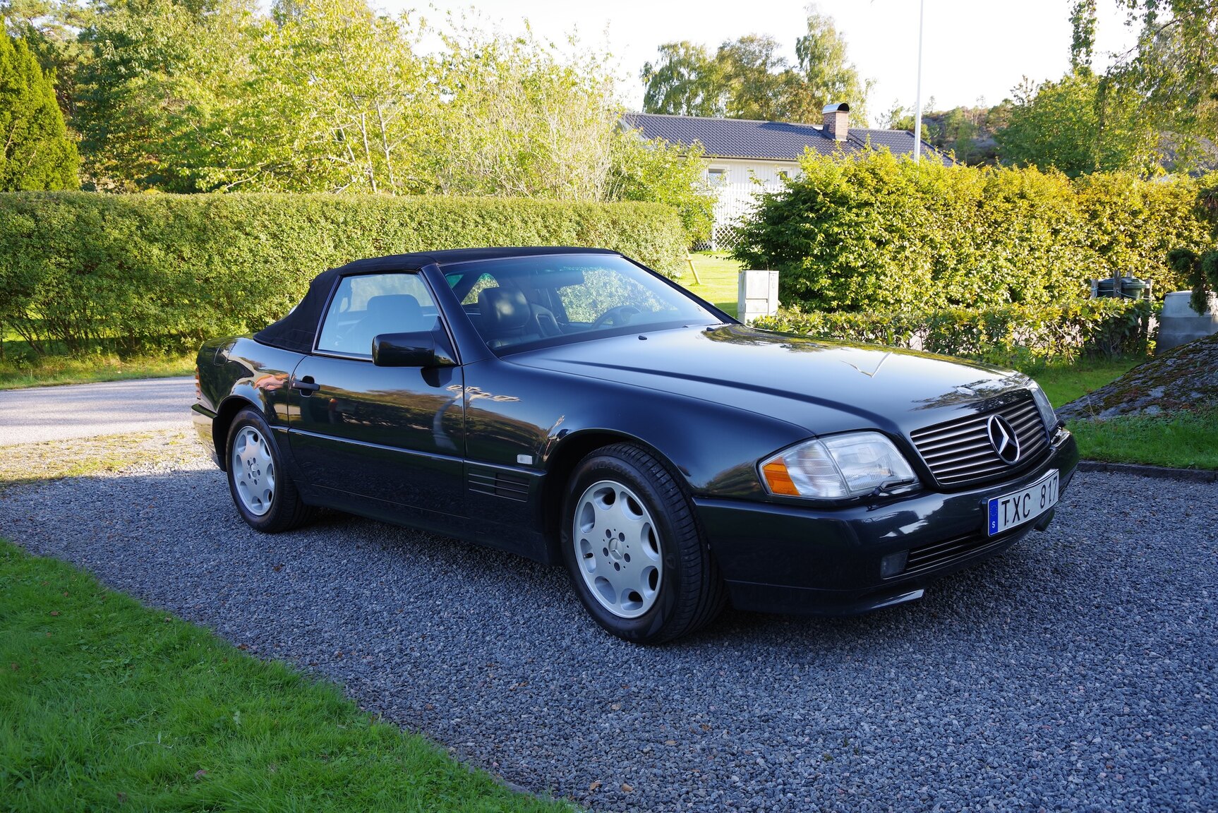 Exterior image of 1992 Mercedes-Benz 300 SL-24