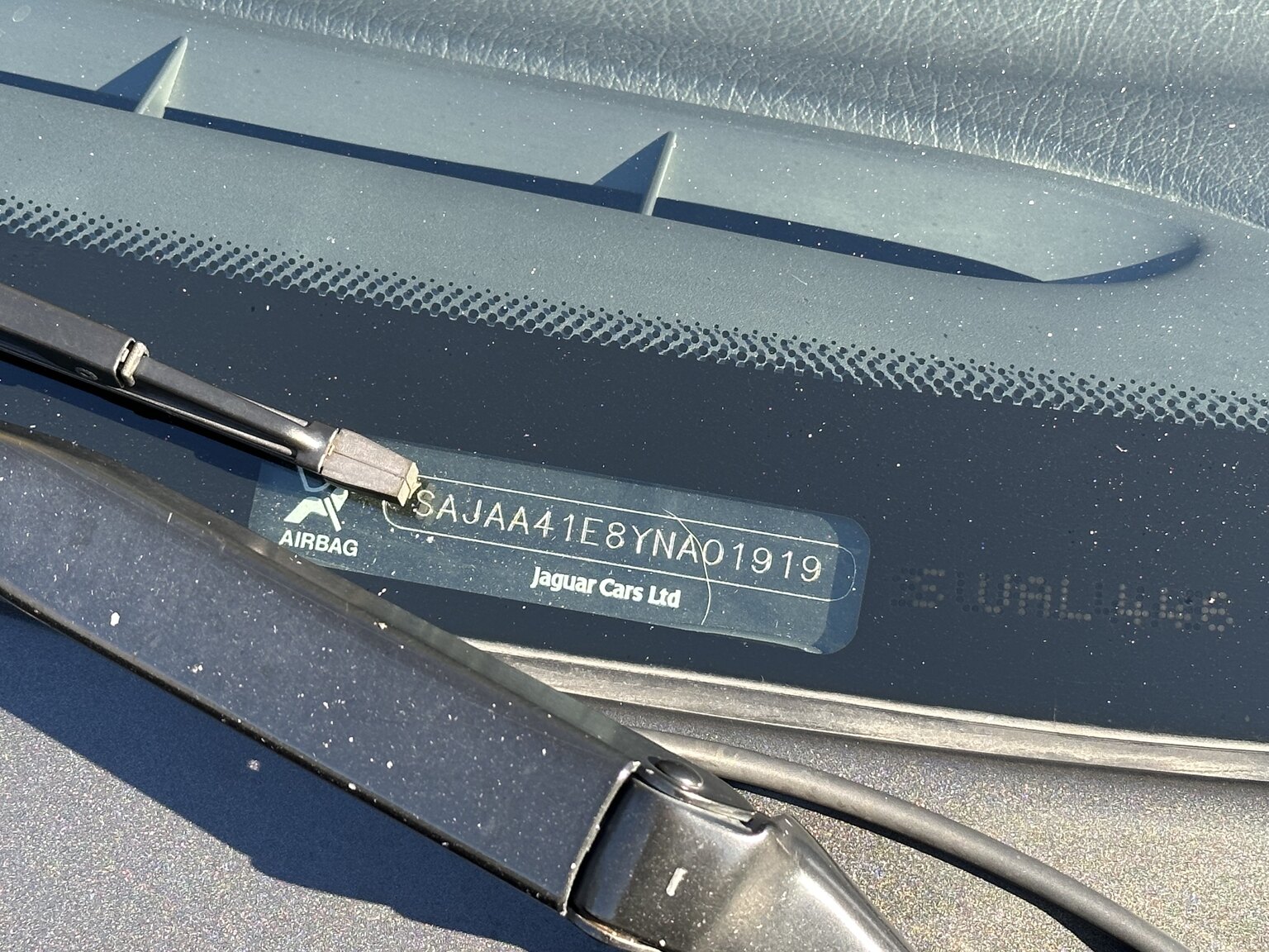 Exteriörbild på 2000 Jaguar XK 8