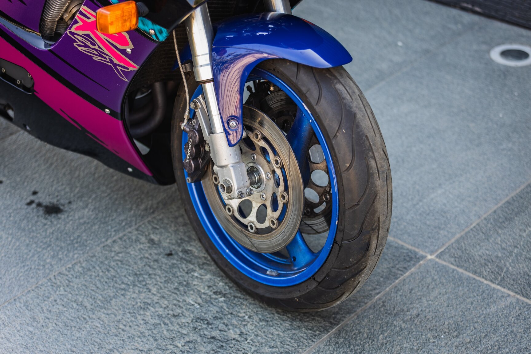 Aussenfoto 1994 Suzuki GSX-R750 (12)