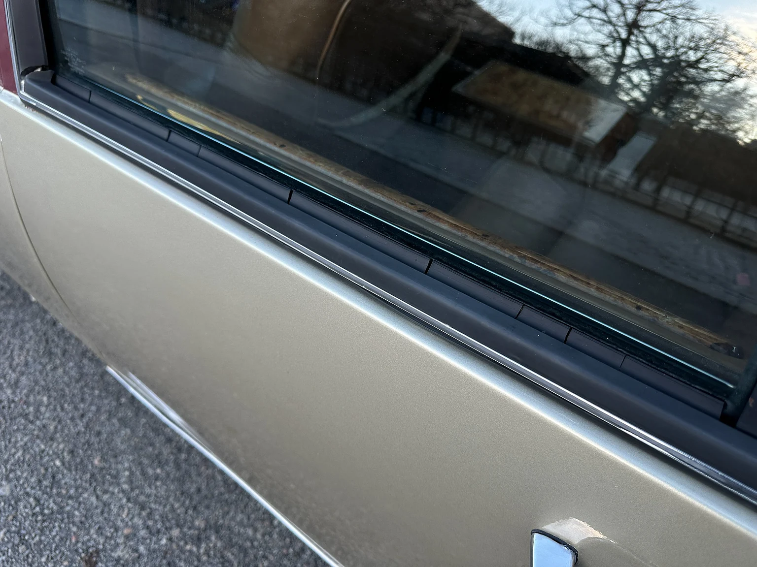 Exterior image of 1989 Cadillac Seville (94)