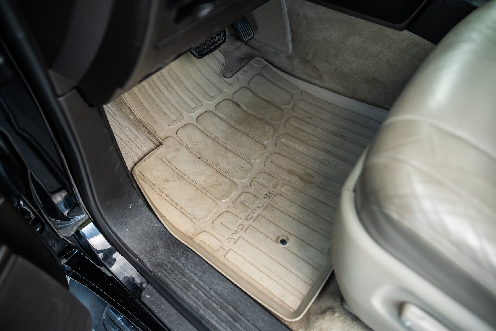 Interior image of 2008 Toyota Land Cruiser 4.5 4WD V8