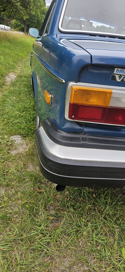 Exterior image of 1977 Volvo 242