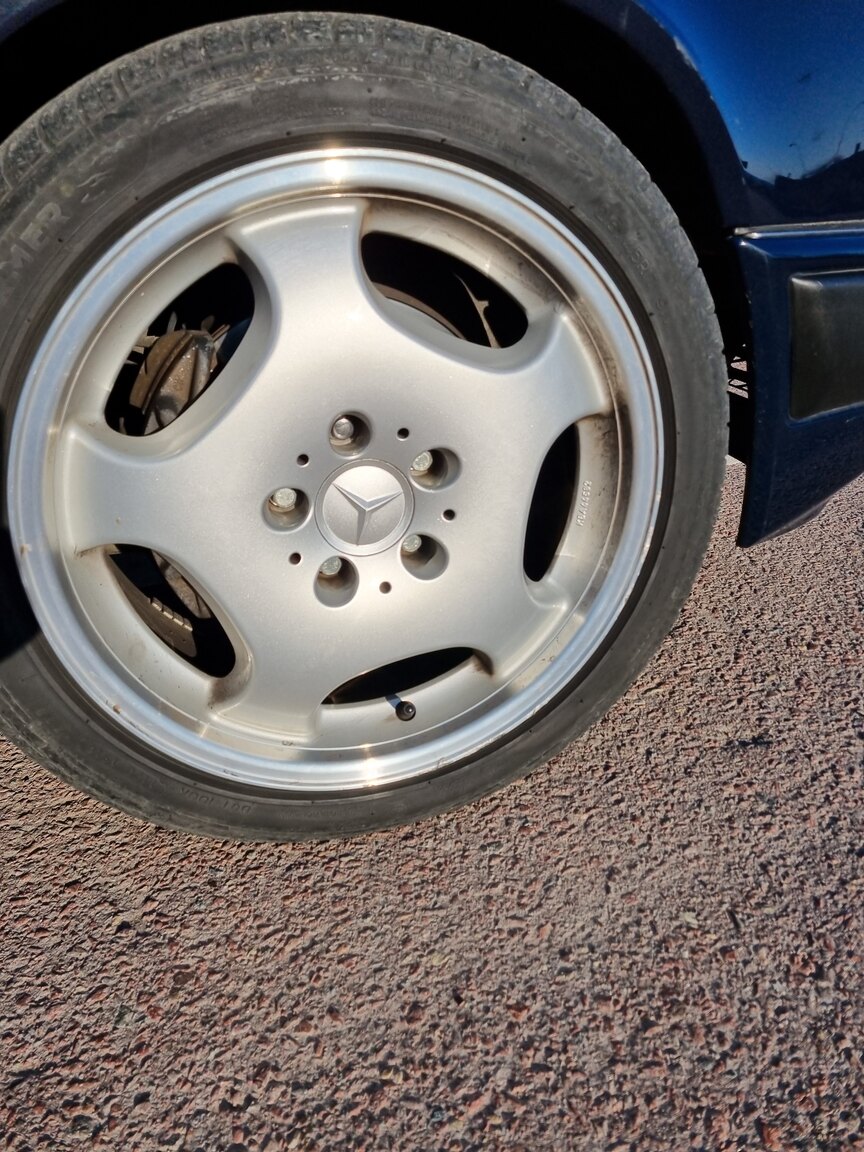 Exteriörbild på 1993 Mercedes-Benz 300 CE Cabriolet