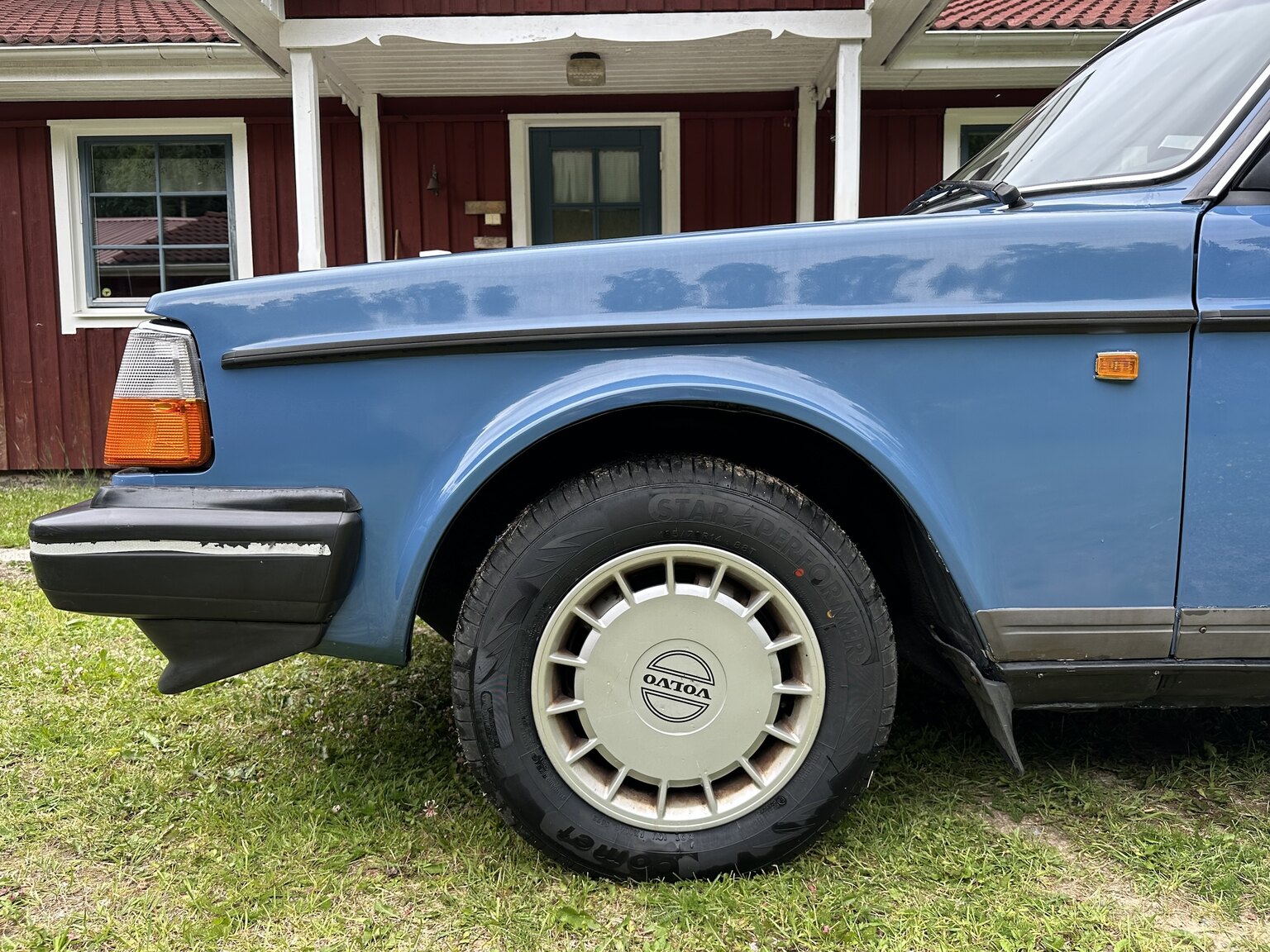 Exteriörbild på 1986 Volvo 244