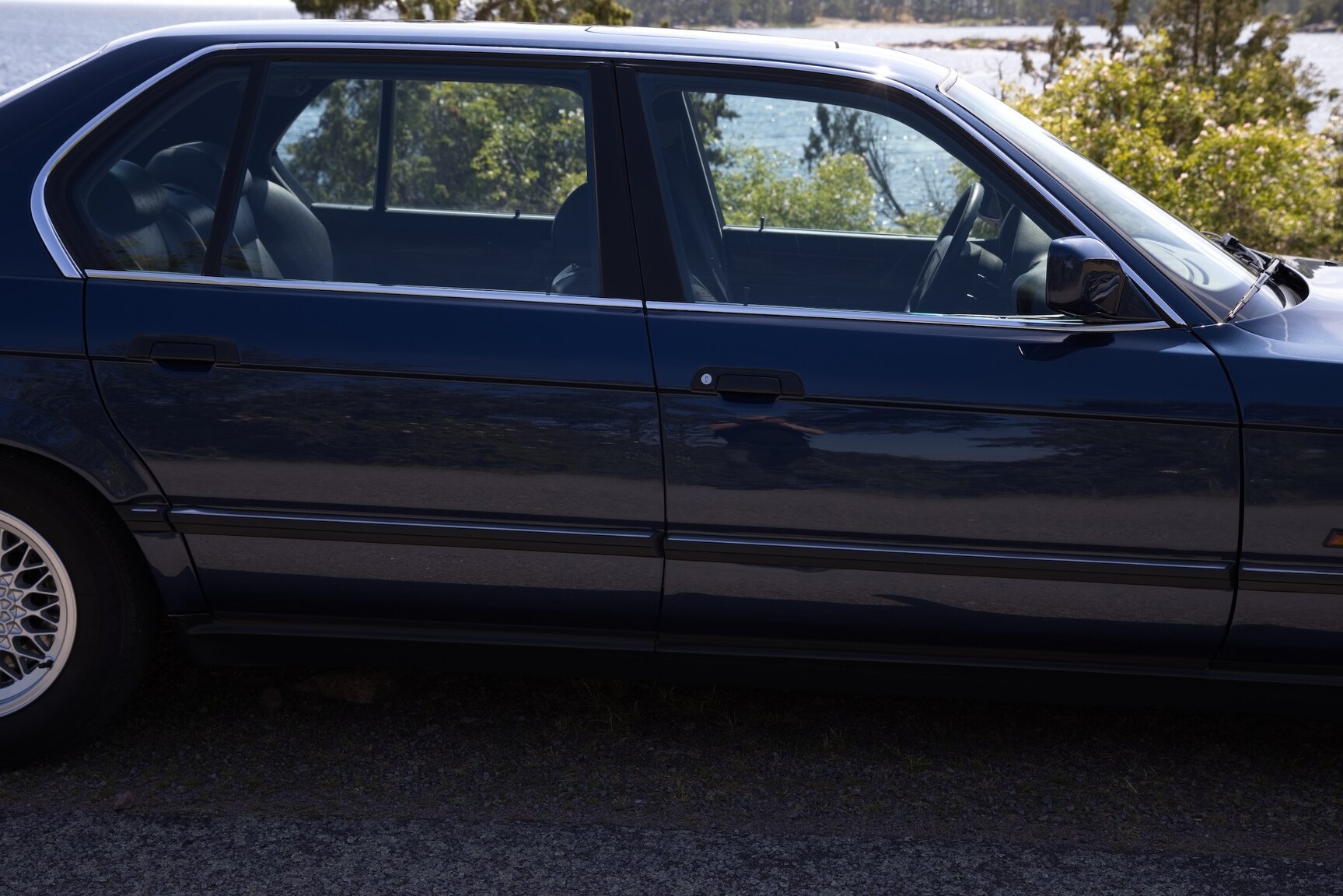 Exterior image of 1990 BMW 750 IAL Highline