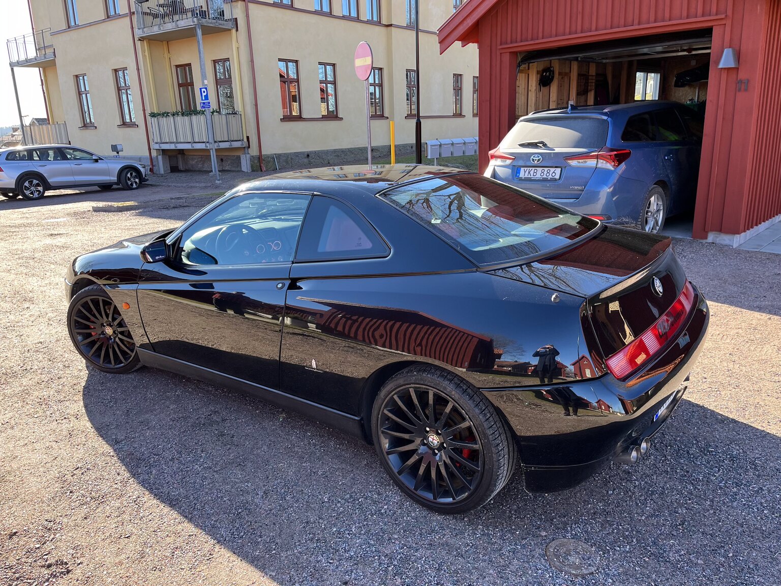Exterior image of 1998 Alfa Romeo GTV