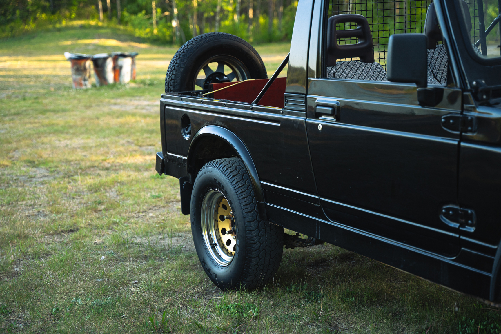 Exterior image of 1987 Suzuki SJ413 long