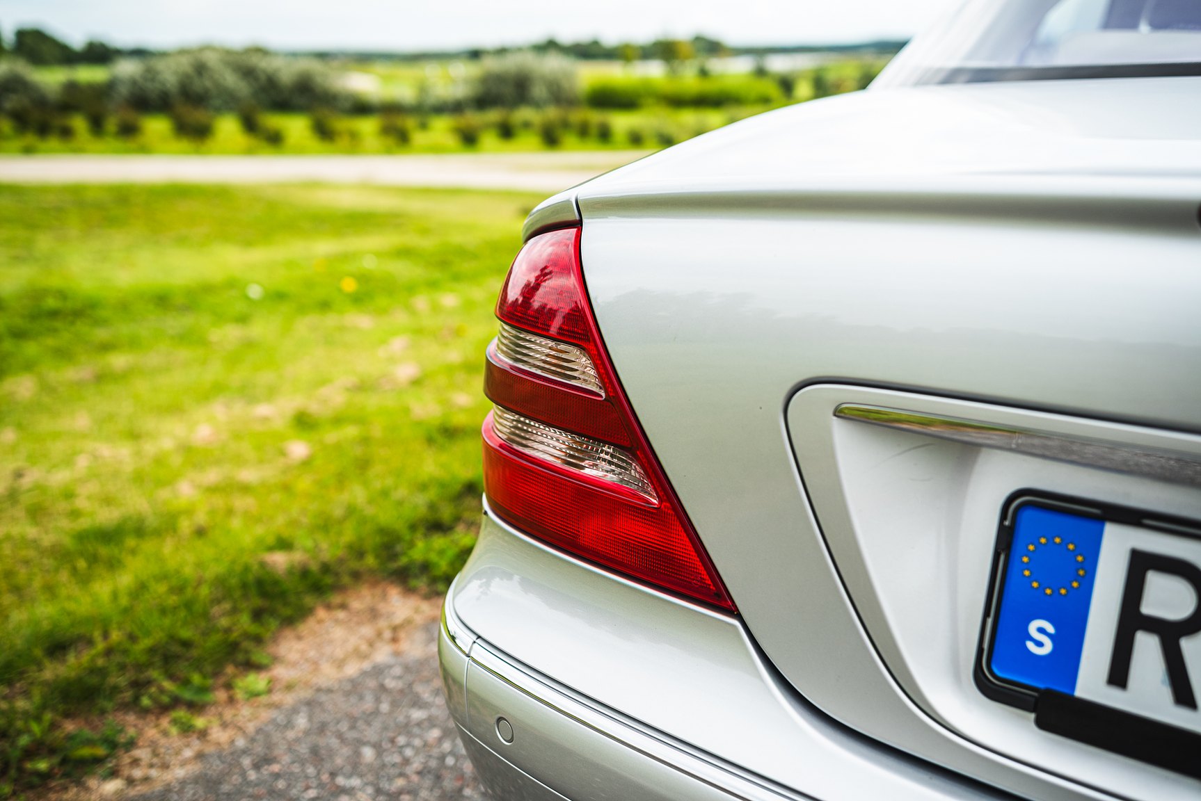 Exterior image of 2000 Mercedes-Benz CL 500