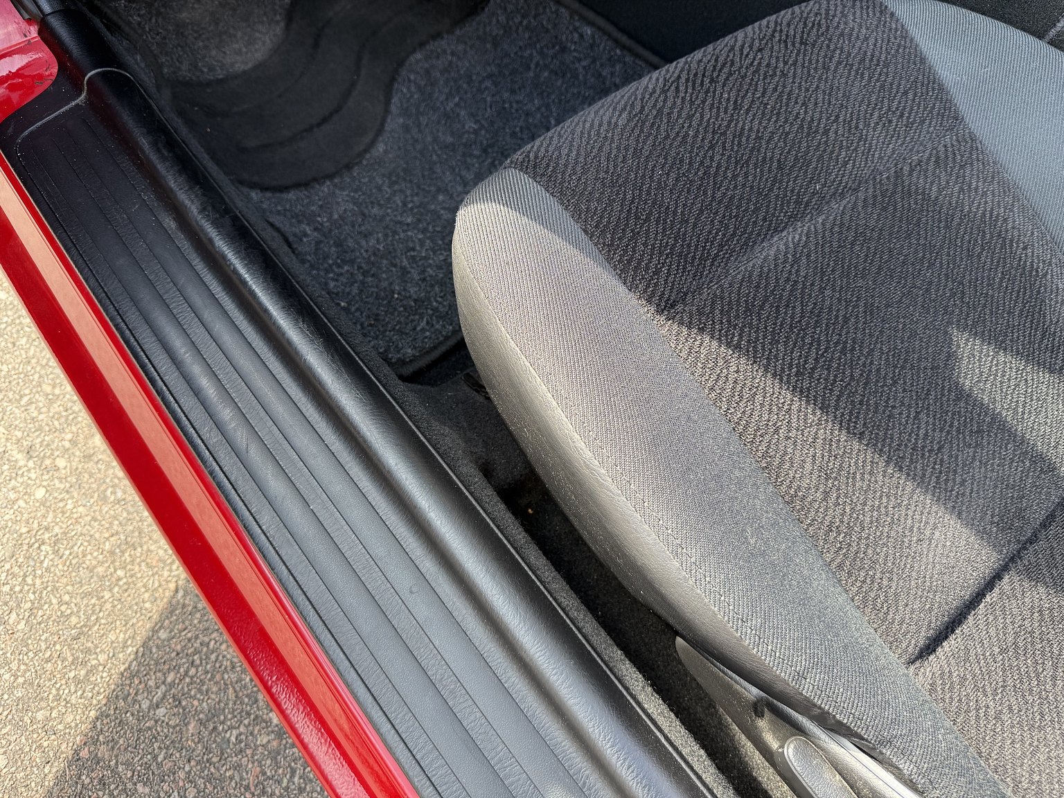 Interior image of 1999 Mazda MX-5