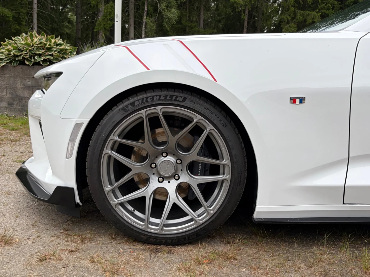 Exteriörbild på 2017 Chevrolet Camaro SS (30)