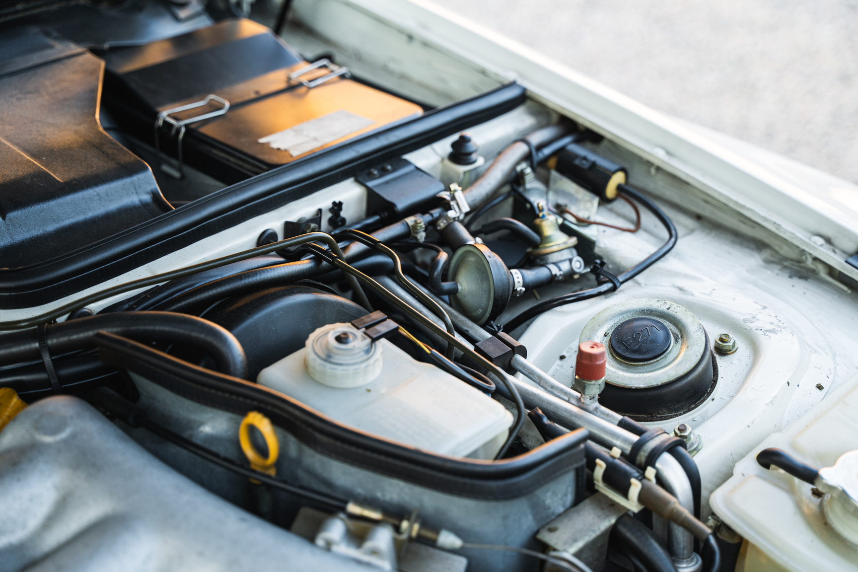 Image of 1991 Porsche 944 Turbo Cabriolet mechanics