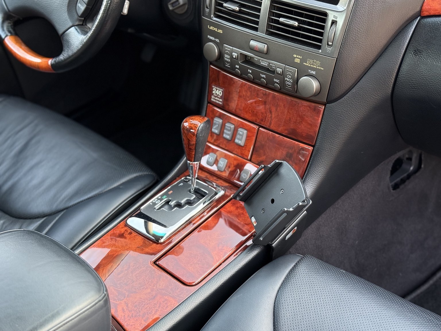 Interior image of 2005 Lexus LS 430 4.3 V8