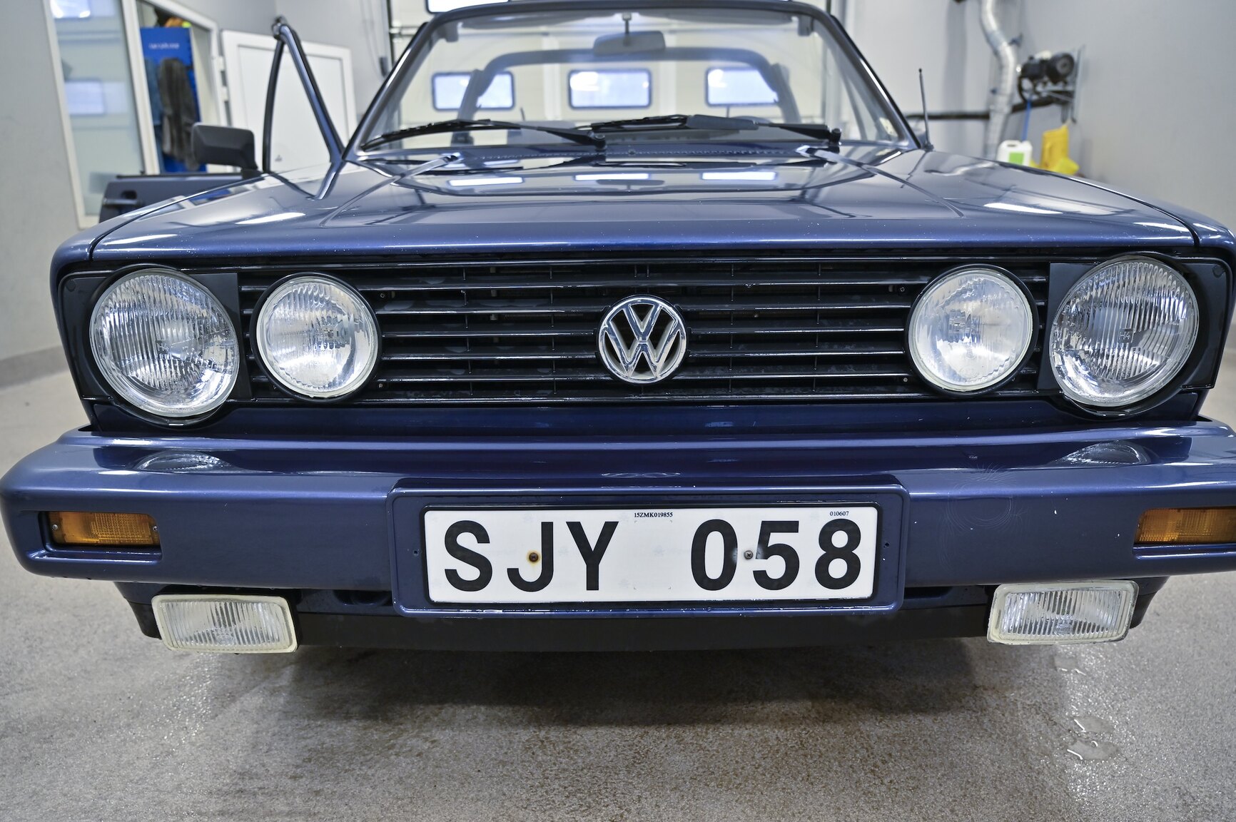 Exteriörbild på 1991 Volkswagen Golf Karmann Cabriolet