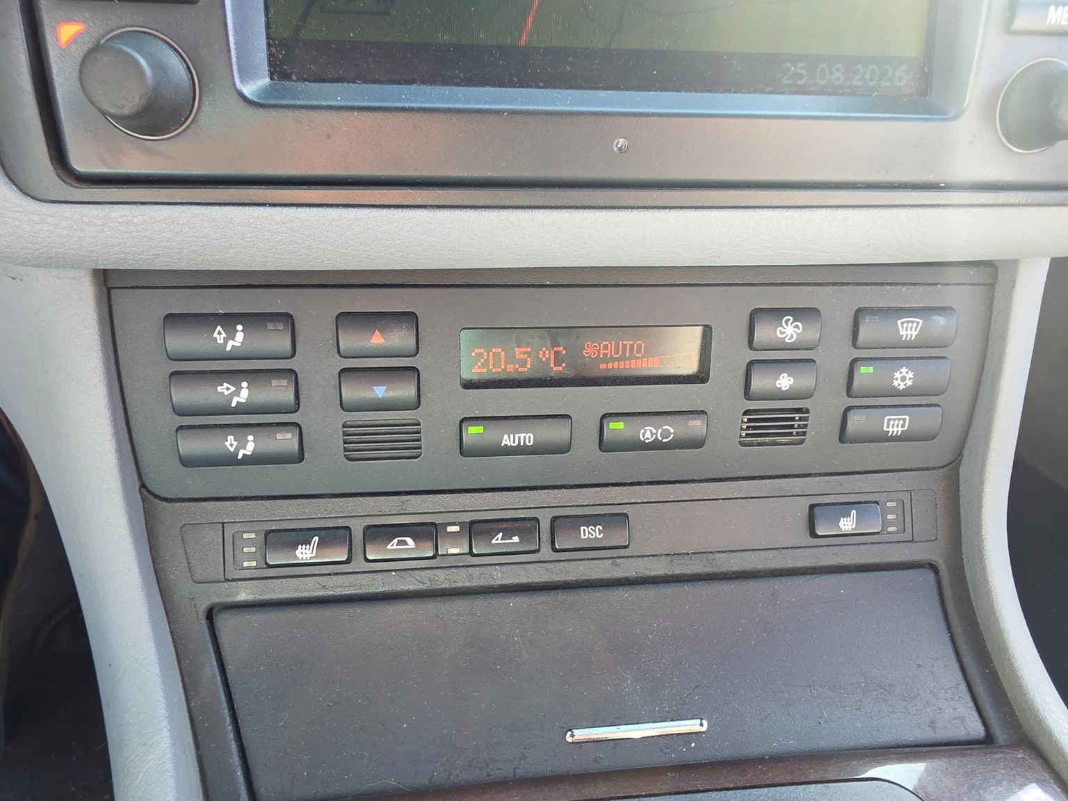 Interior image of 2002 BMW 330Ci Convertible (20)