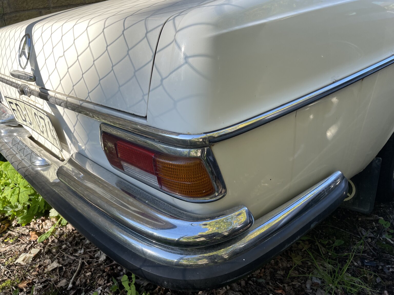 Exterior image of 1966 Mercedes-Benz 250s