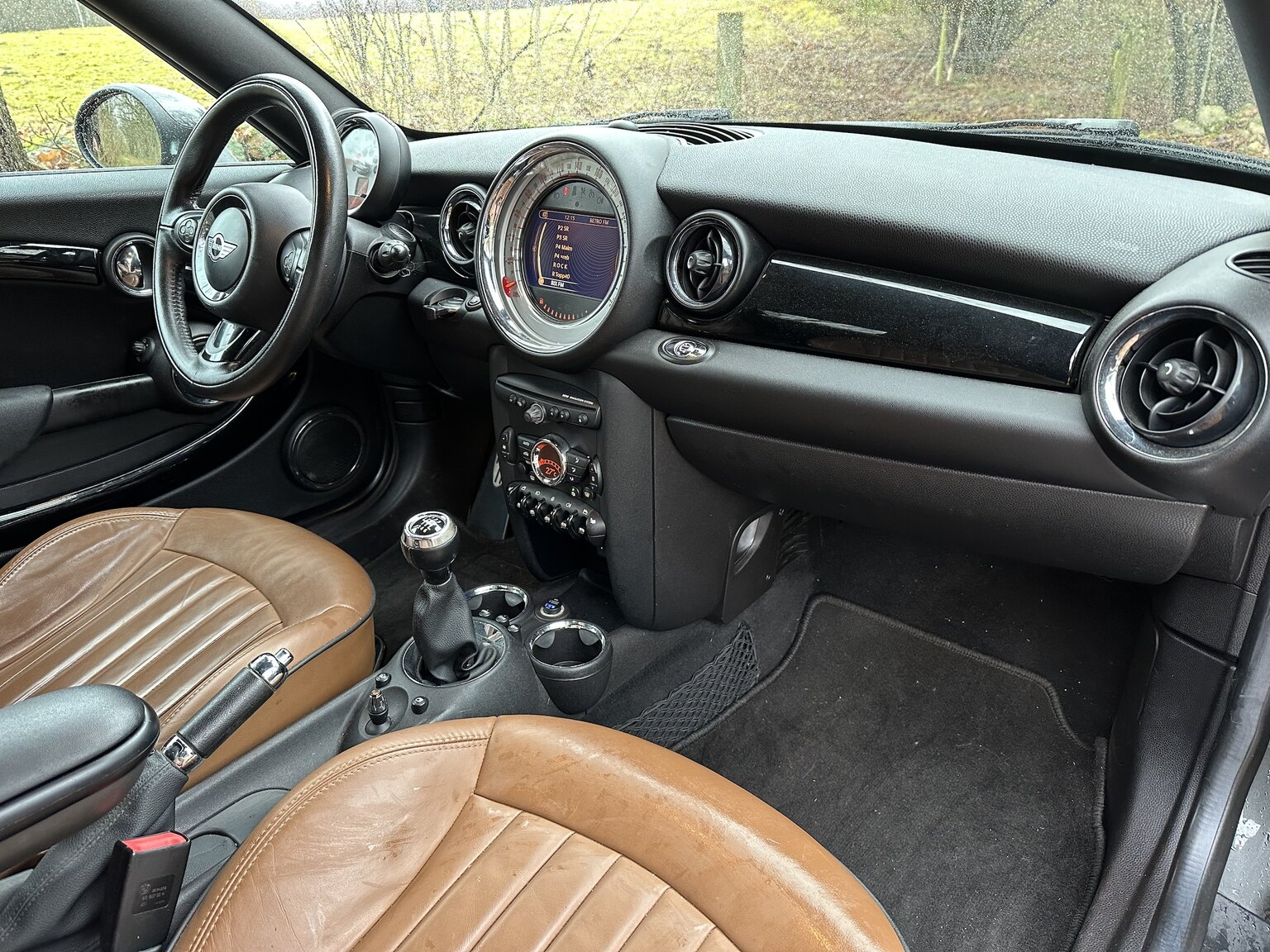 Interior image of 2012 Mini Cooper SD Roadster (18)