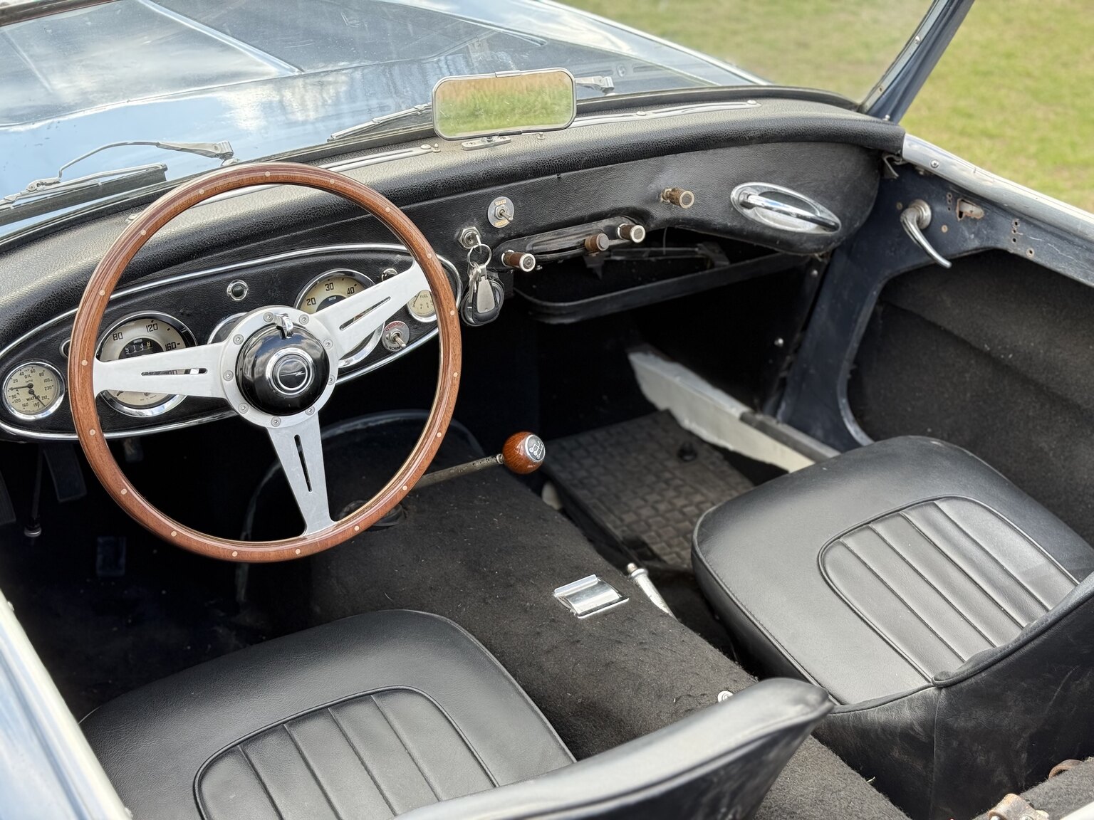 Interior image of 1958 Austin-Healey 100-6