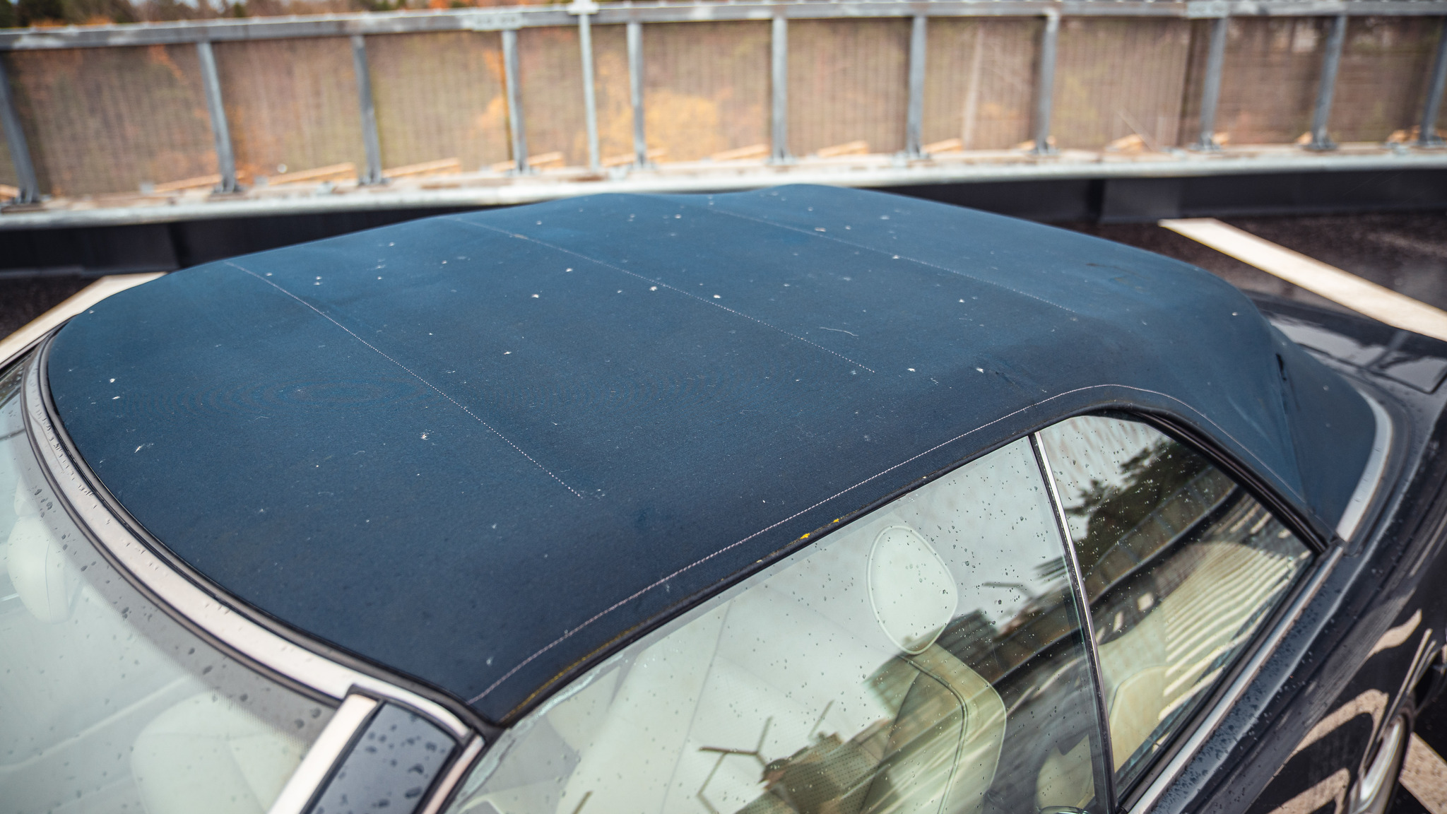 Exteriörbild på 1995 Mercedes Benz E320 Cabriolet (36)