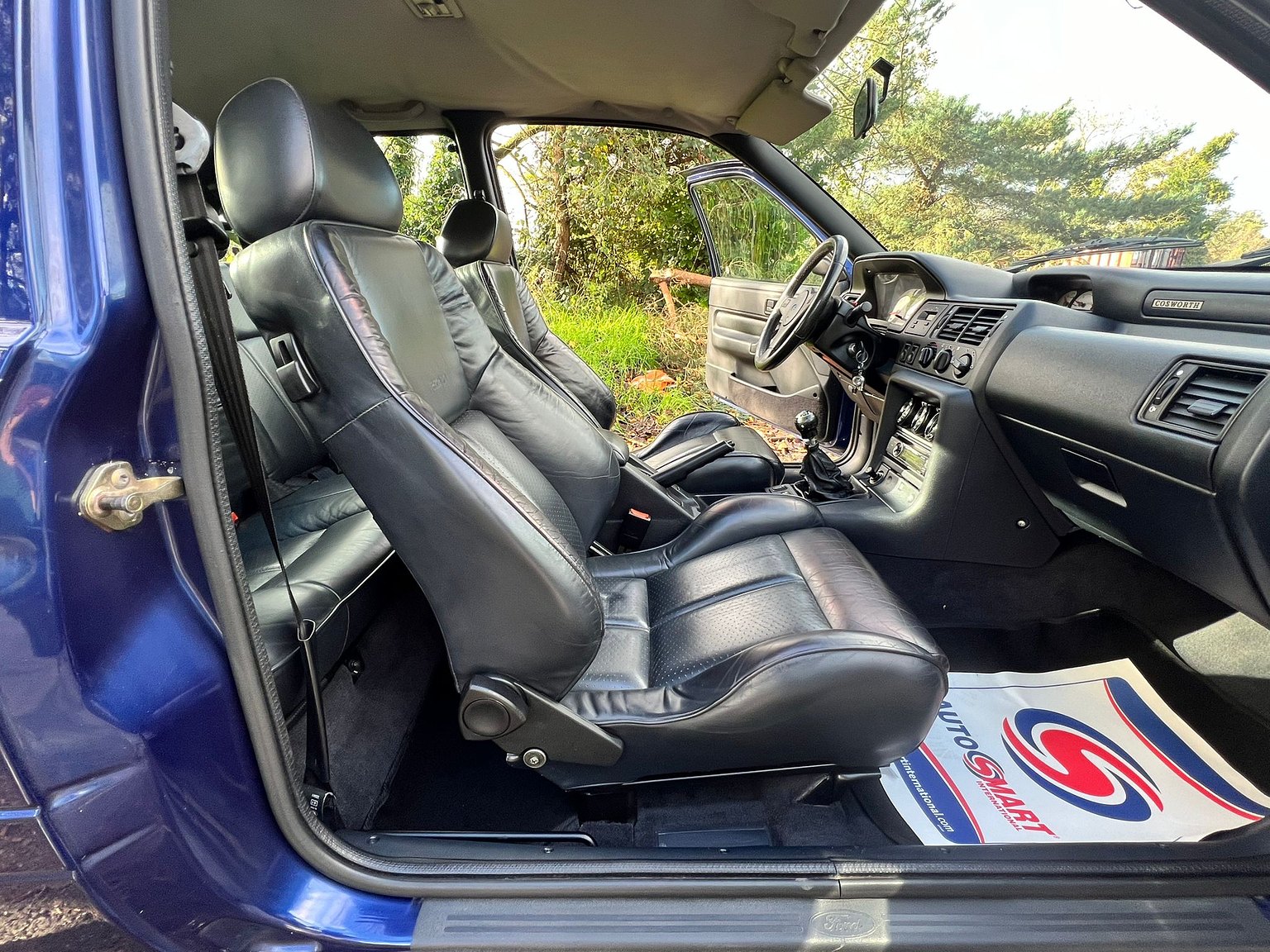 Innenraumfoto von 1993 Ford Escort RS Cosworth "Big Turbo"