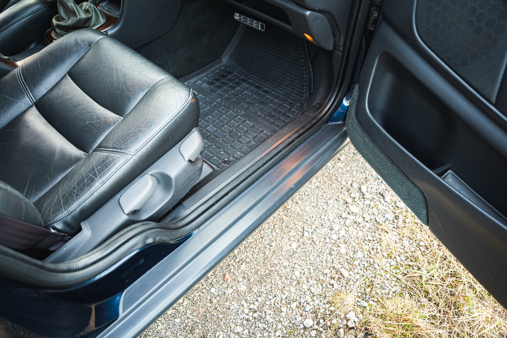 Interior image of 2000 Volvo V70 XC
