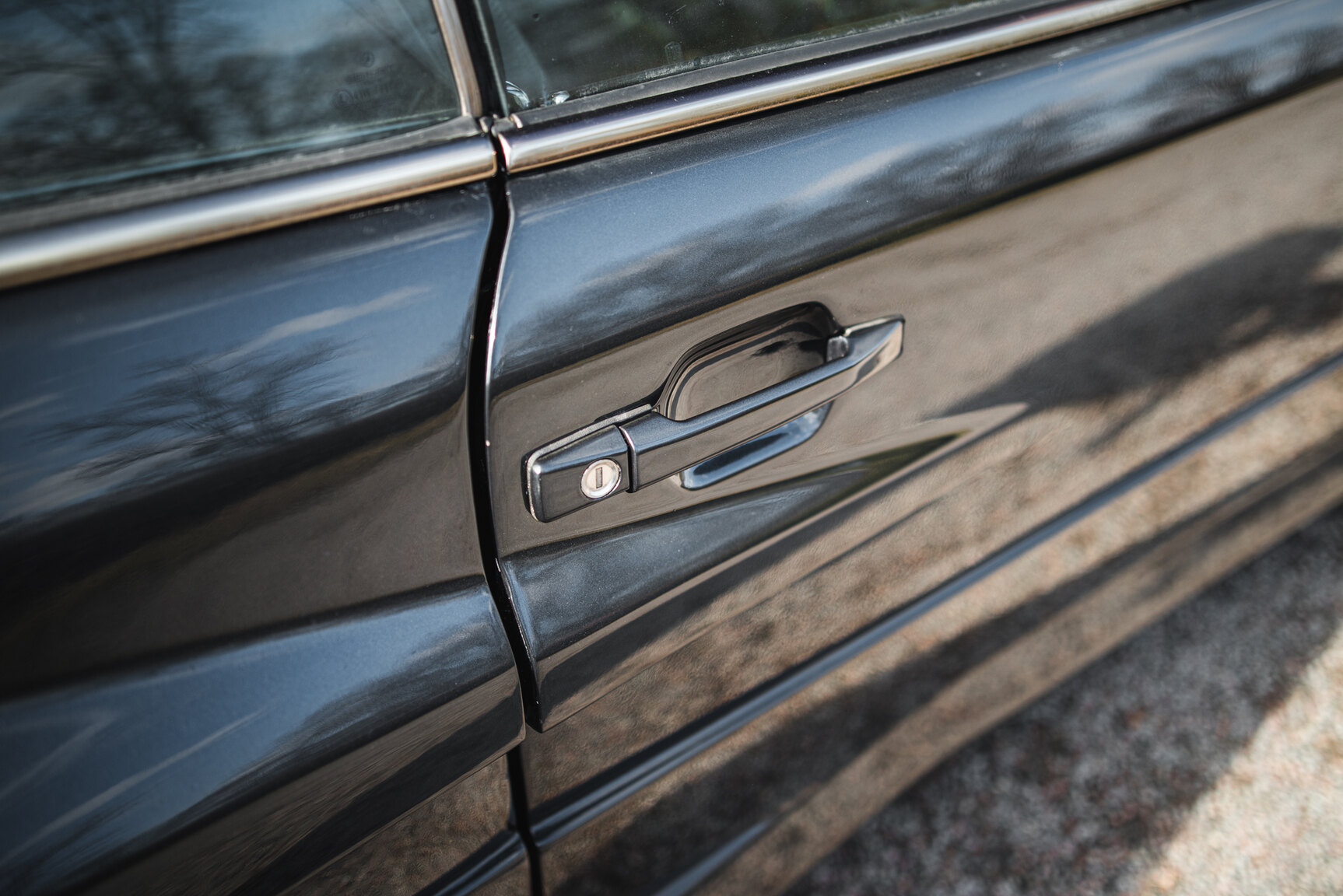 Exterior image of 1989 Mercedes-Benz 300 CE Koenig Specials