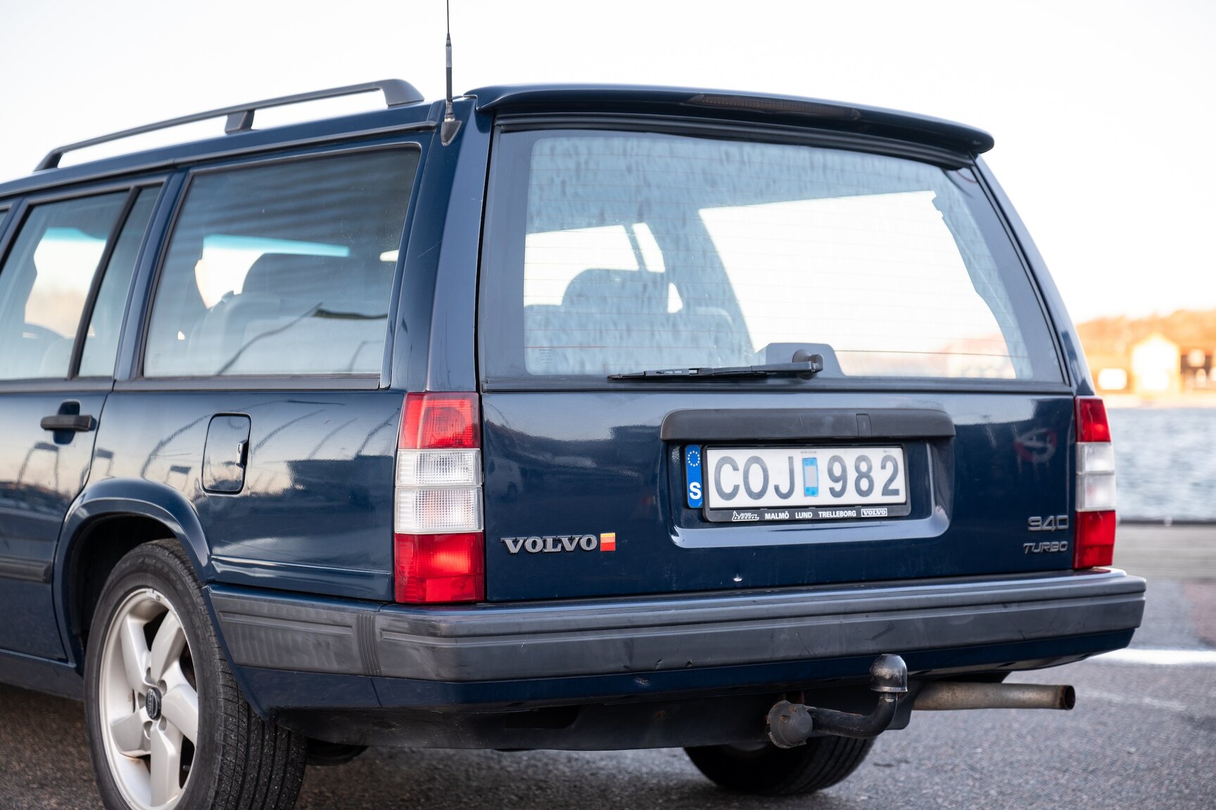 Exterior image of 1998 Volvo 940 Turbo