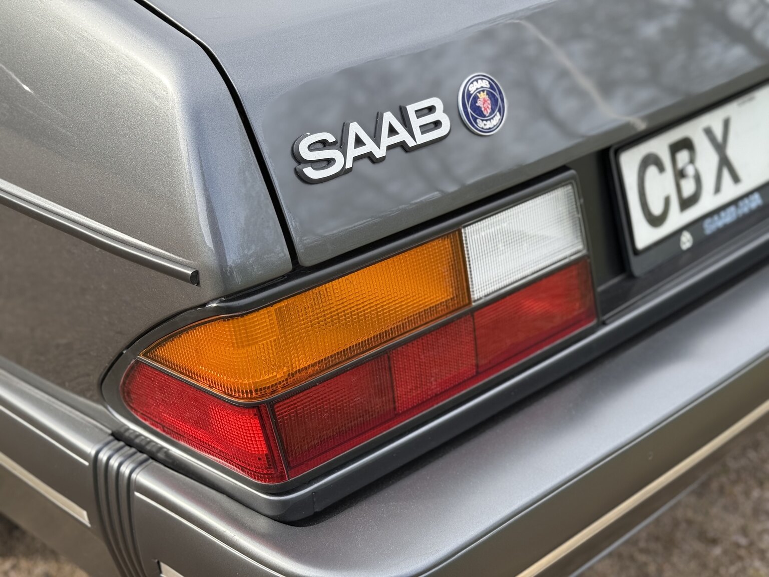 Exterior image of 1987 SAAB 900 Cabriolet 2.0 Turbo T16