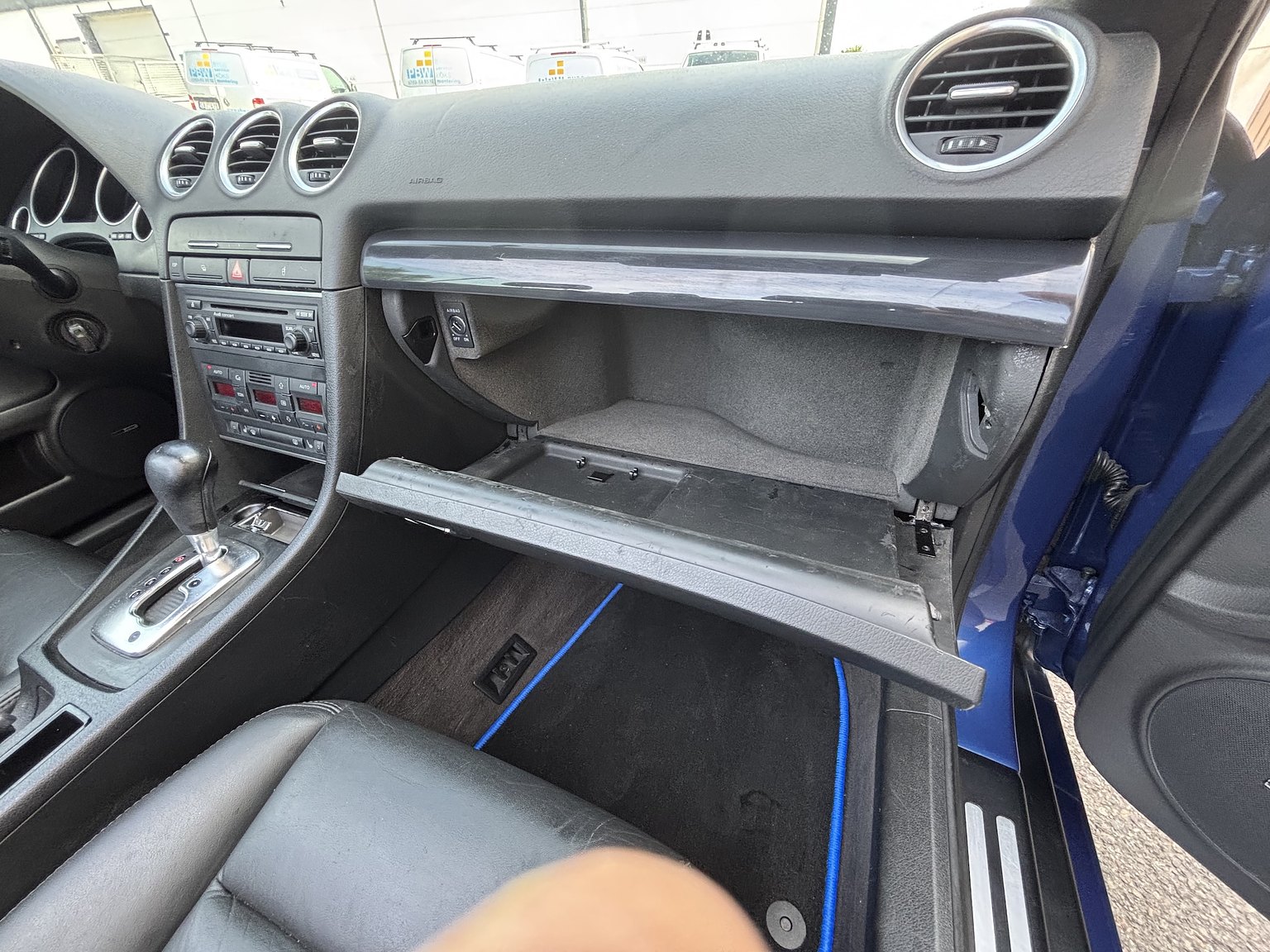 Interior image of 2003 Audi A4 Cabriolet 2.4 V6 Multitronic
