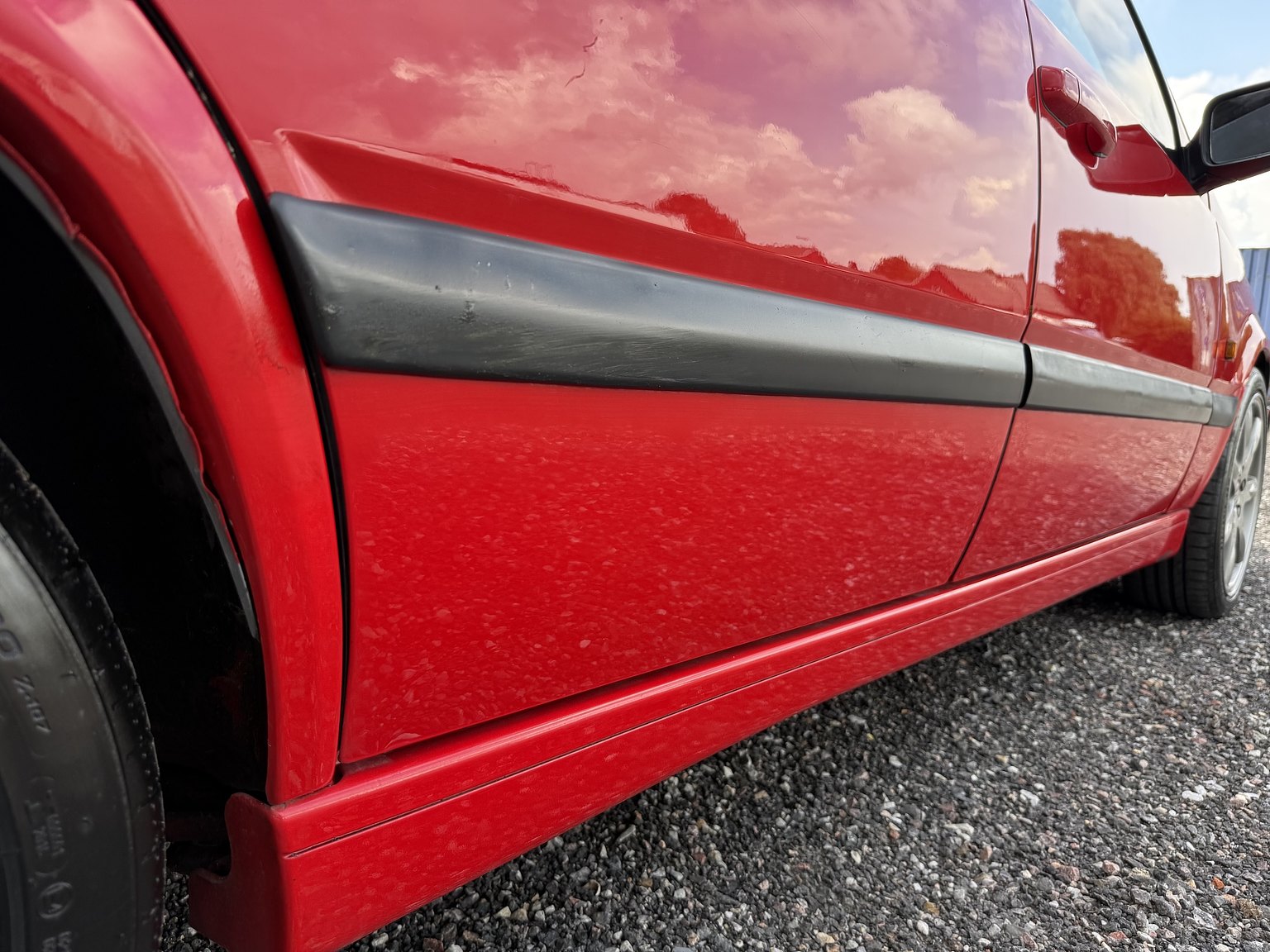 Exterior image of 1996 Volvo 850 R "T-Röd"