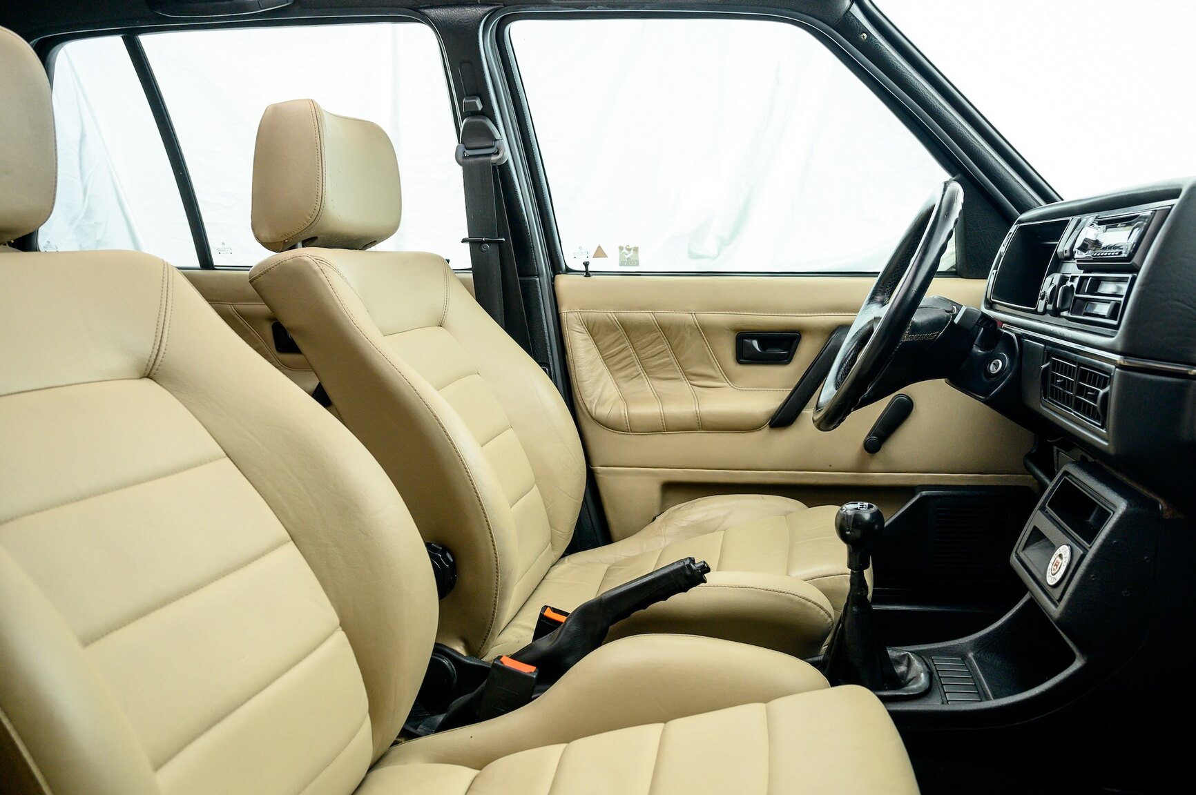 Interior image of 1991 Volkswagen Golf Country Chrome Edition (39)