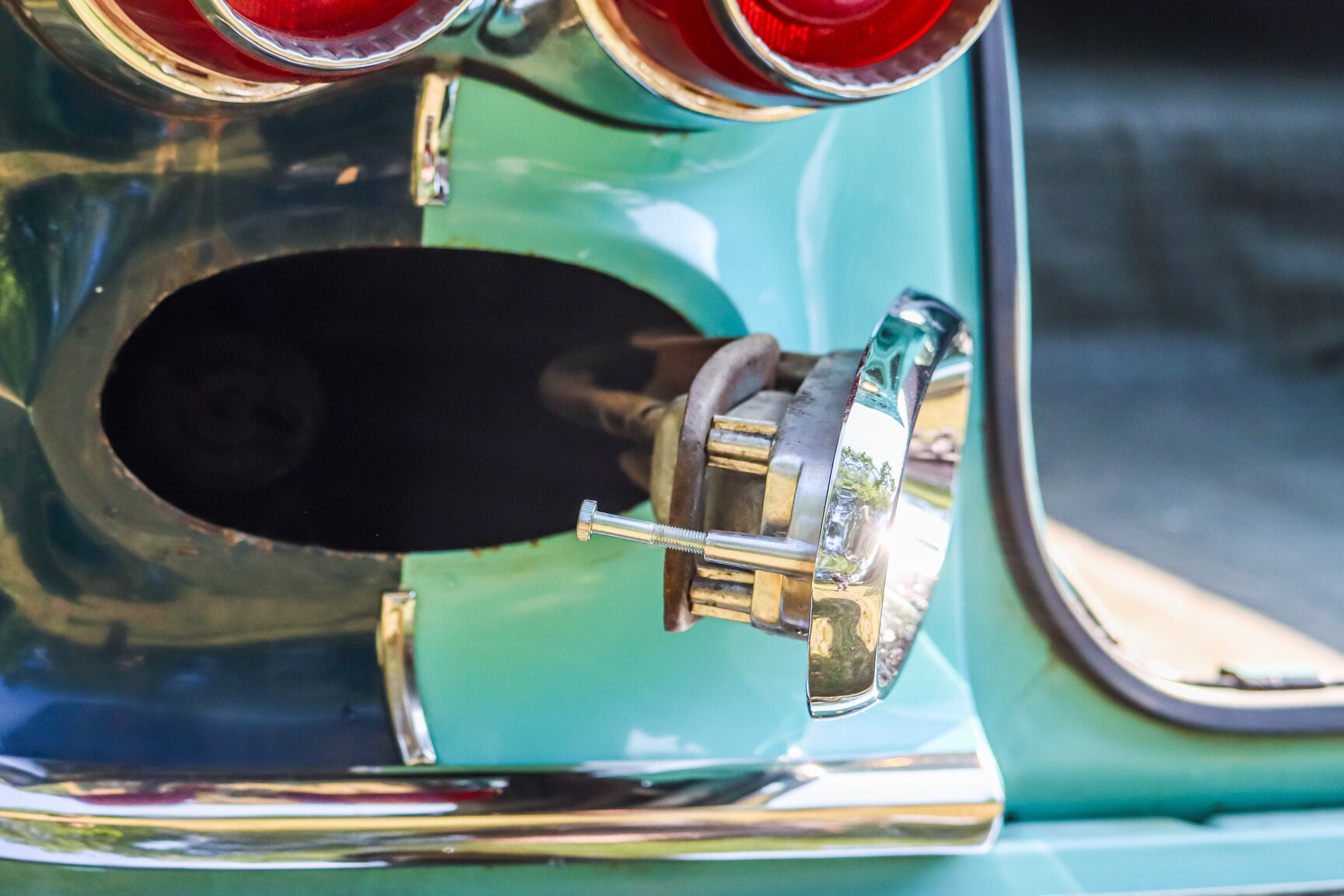 Exterior image of 1958 Pontiac Bonneville