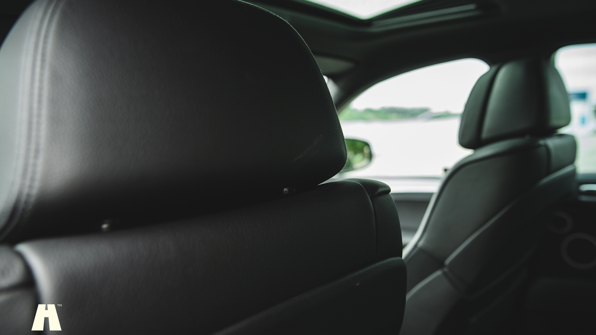 Interior image of 2010 BMW X6 M Ferrita 555HK (48)