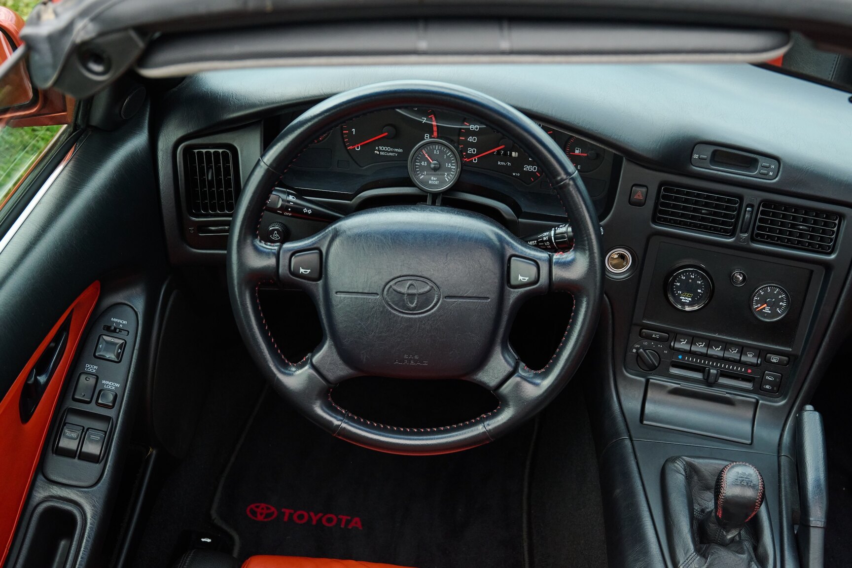 Innenraumfoto von 1999 Toyota MR2 2.0 Turbo