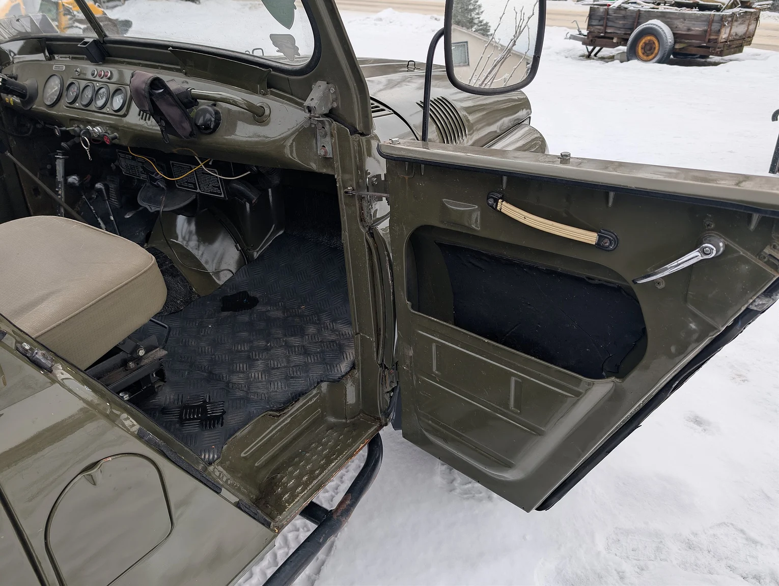 Interior image of 1973 UAZ 469 2.9 (18)
