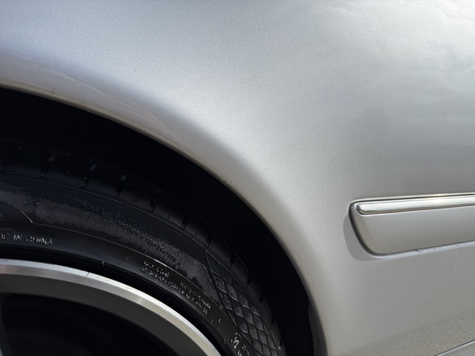 Exterior image of 2000 Mercedes-Benz CL 500
