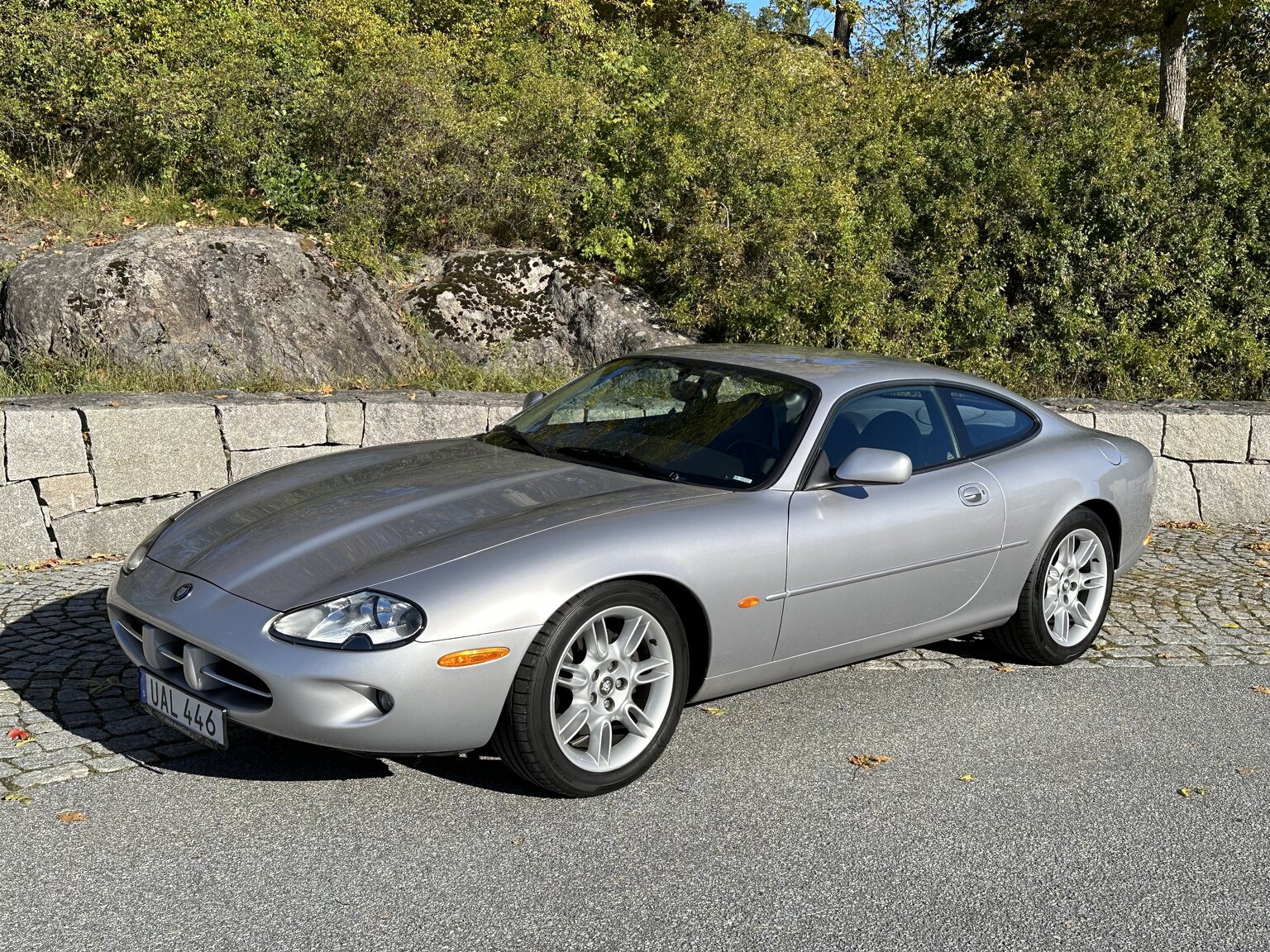 Exteriörbild på 2000 Jaguar XK 8