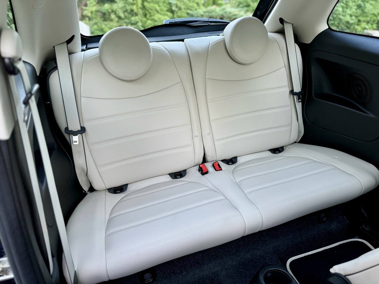 Interiörbild 2017 Fiat 500 Riva