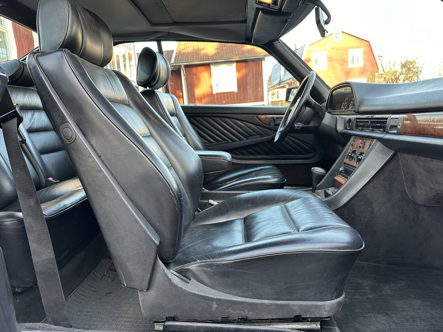 Interiörbild 1988 Mercedes 560 SEC