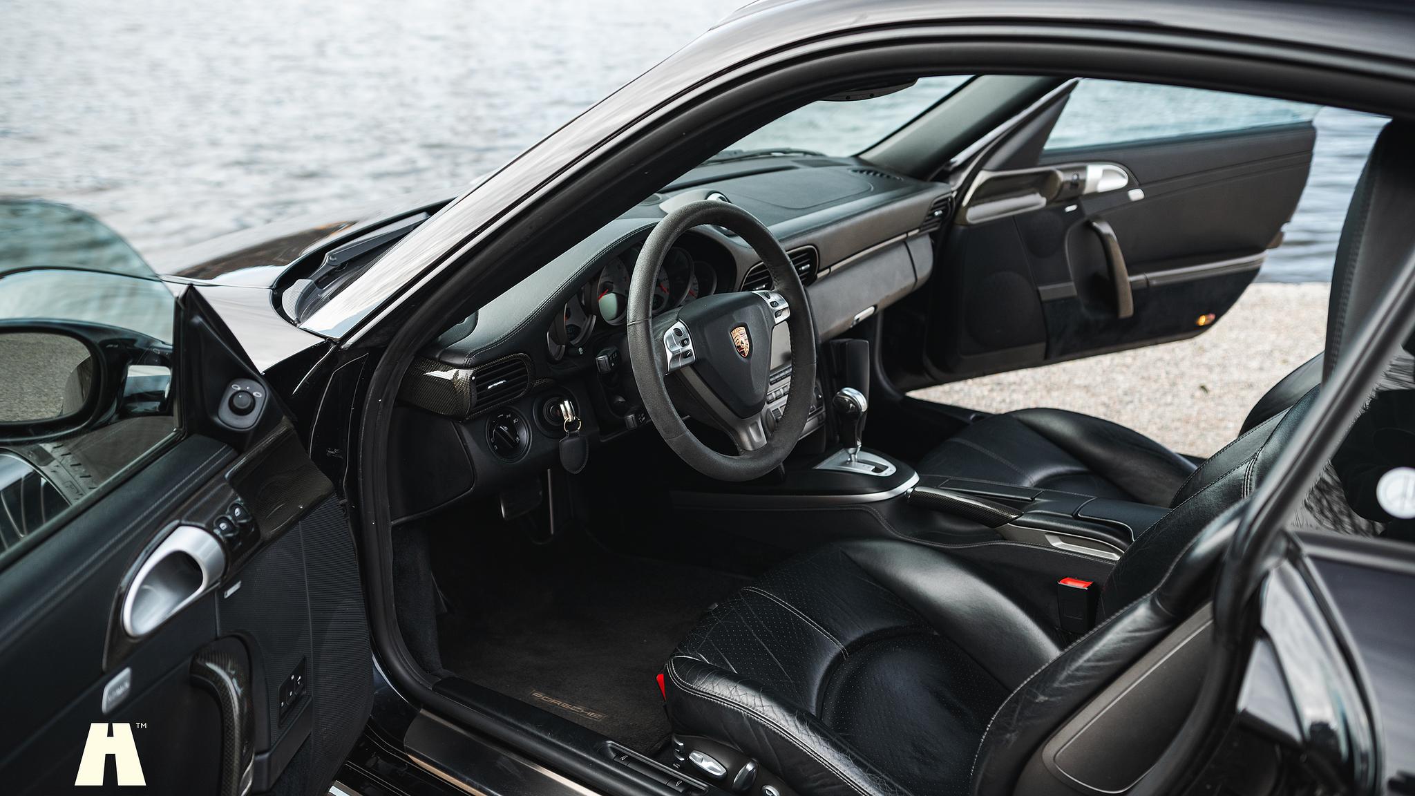 Innenraumfoto von 2007 Porsche 997 Turbo