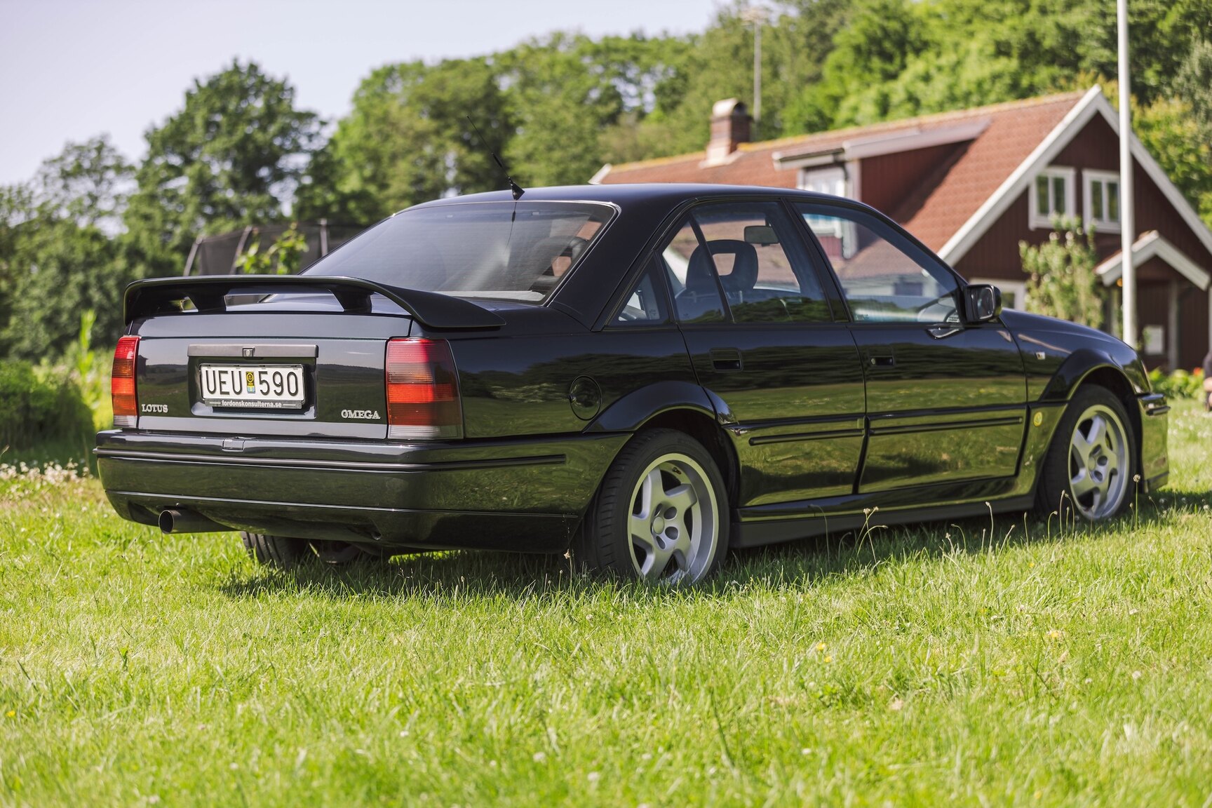 Exteriörbild på 1991 Lotus Omega