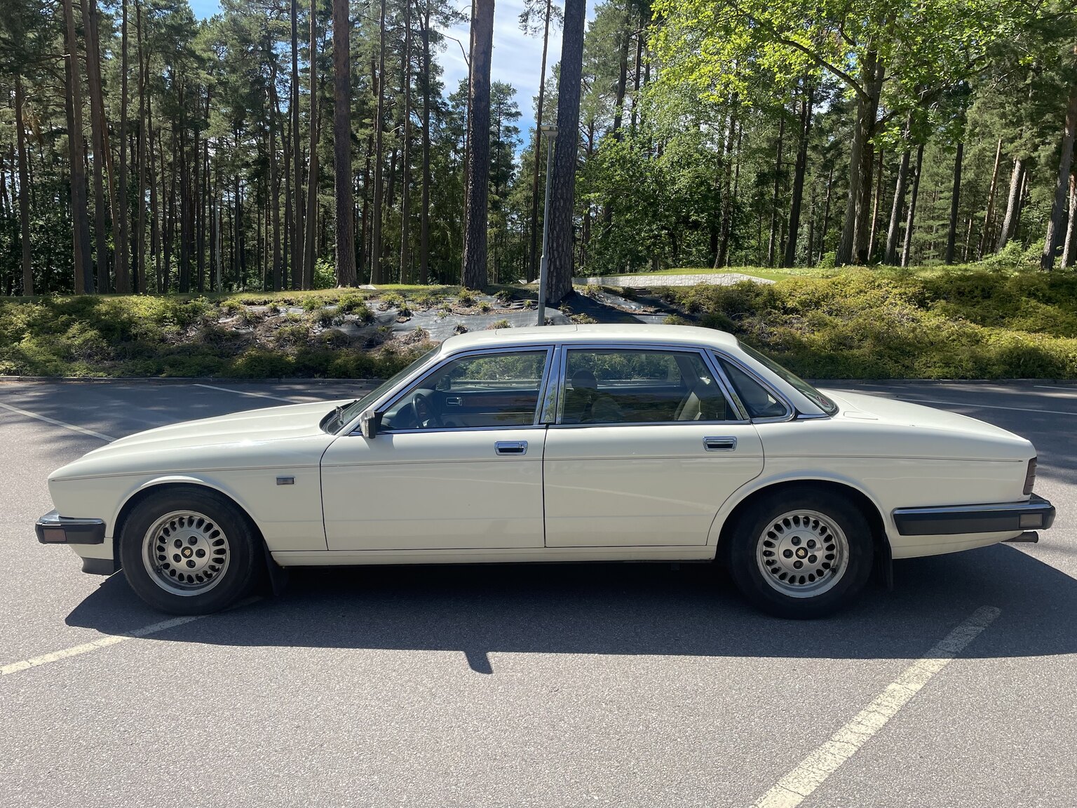Exteriörbild på 1988 Jaguar XJ6 Sovereign