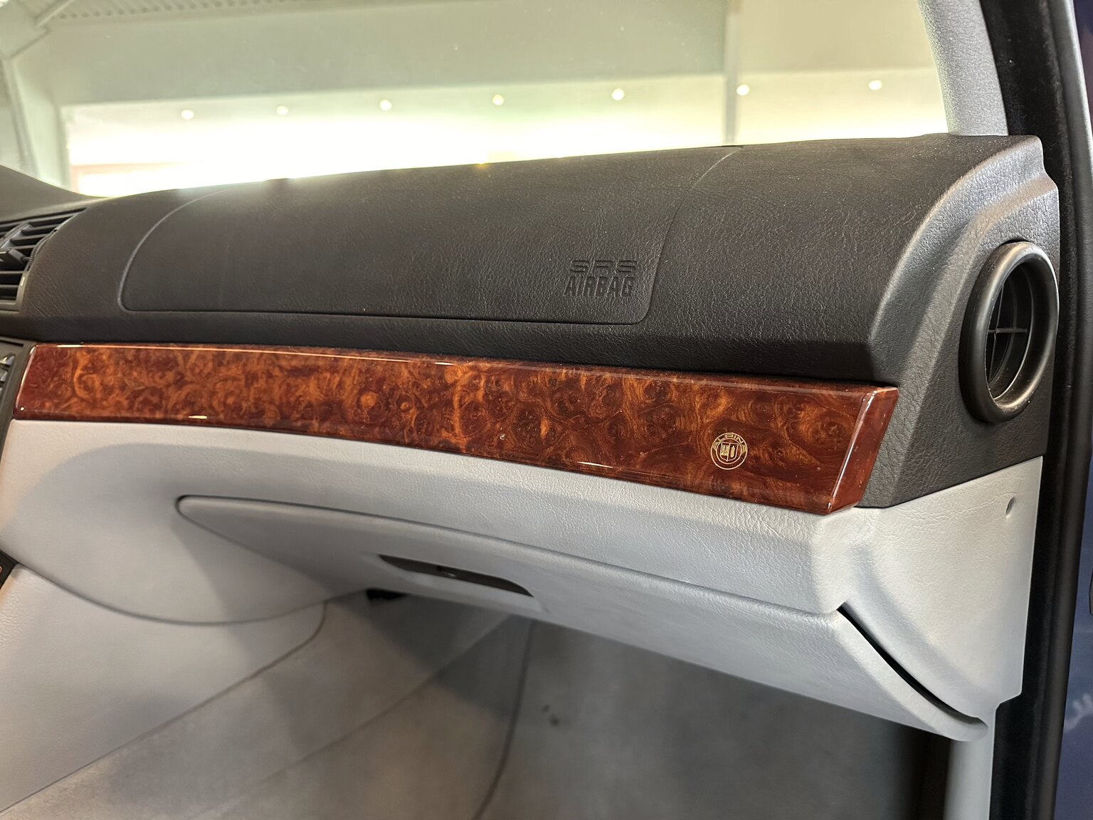 Interior image of 2002 ALPINA B10 V8S (36)